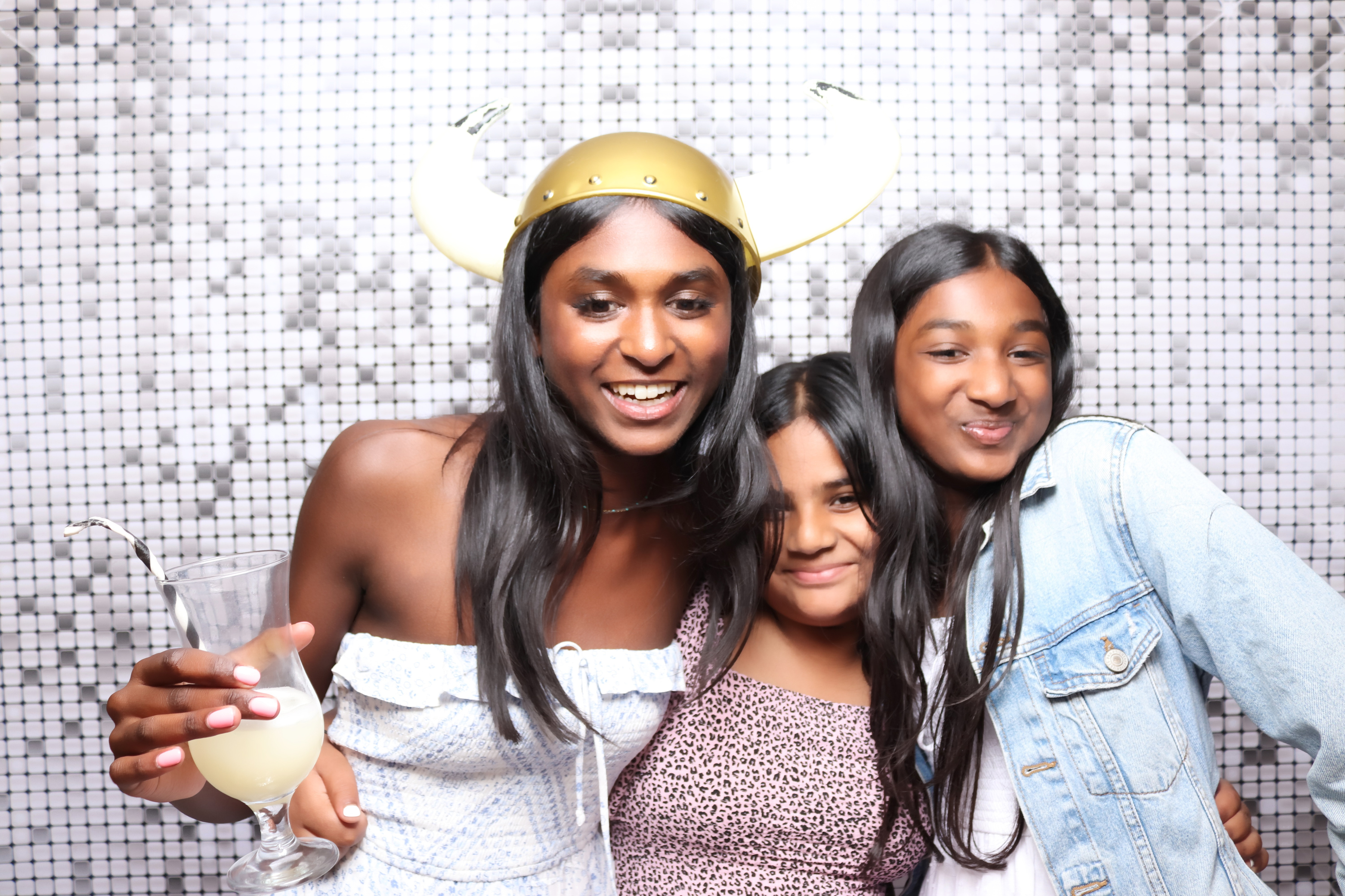 Niv's 50th Birthday | View more photos from the event at gallery.pbooth.co.uk/u/ThePboothCompany/Nivs-50th-Birthday