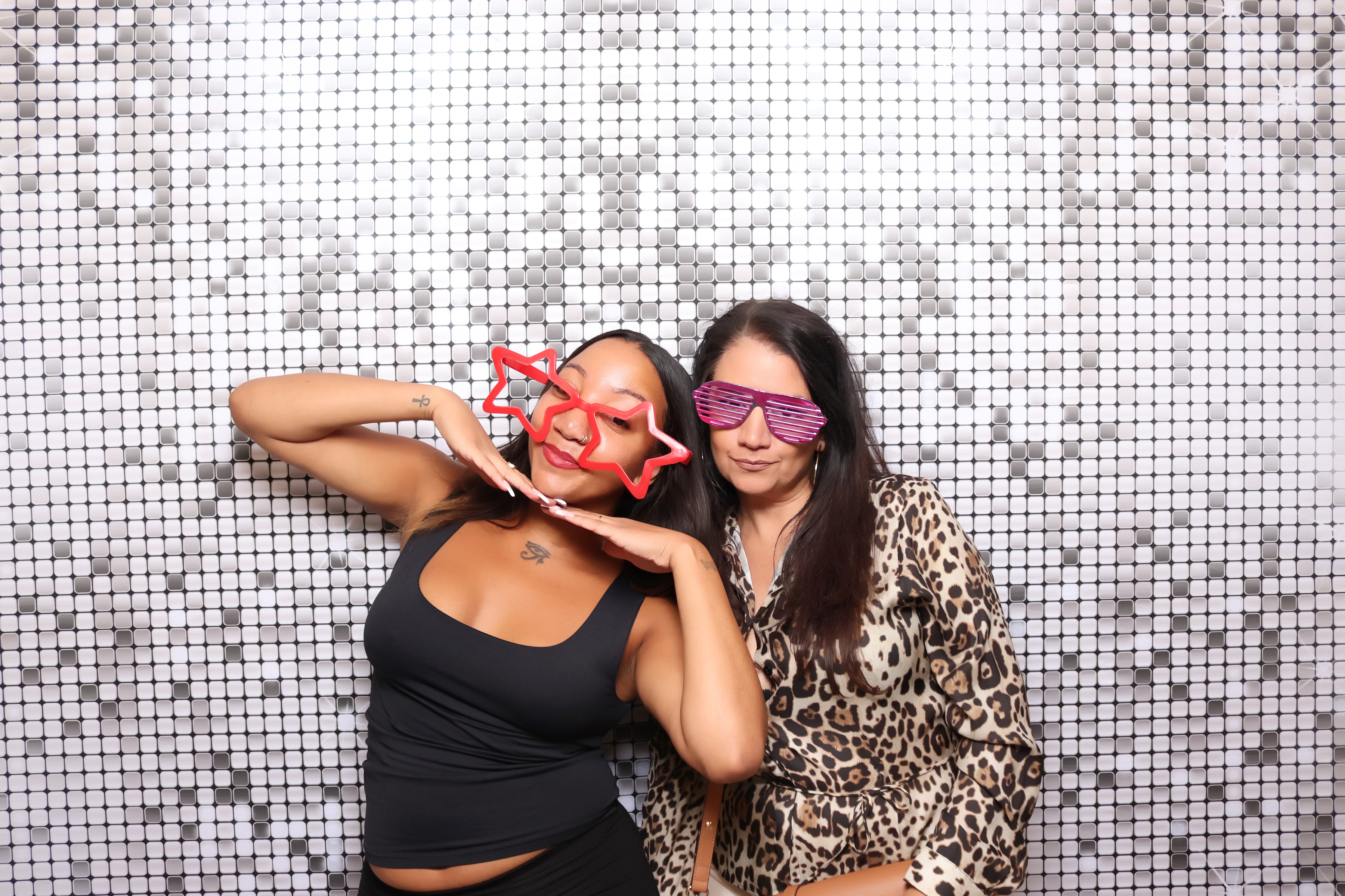 Niv's 50th Birthday | View more photos from the event at gallery.pbooth.co.uk/u/ThePboothCompany/Nivs-50th-Birthday