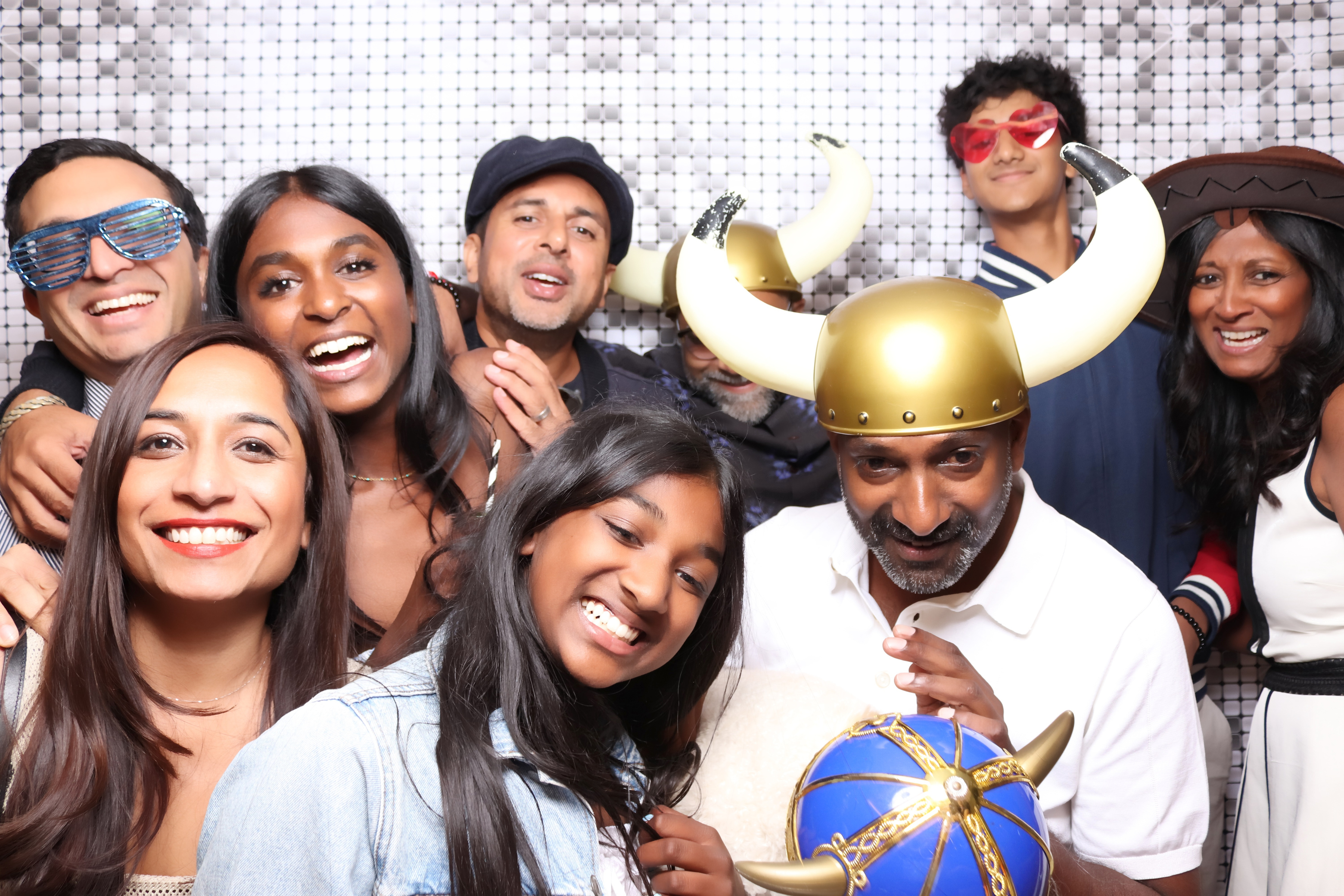 Niv's 50th Birthday | View more photos from the event at gallery.pbooth.co.uk/u/ThePboothCompany/Nivs-50th-Birthday