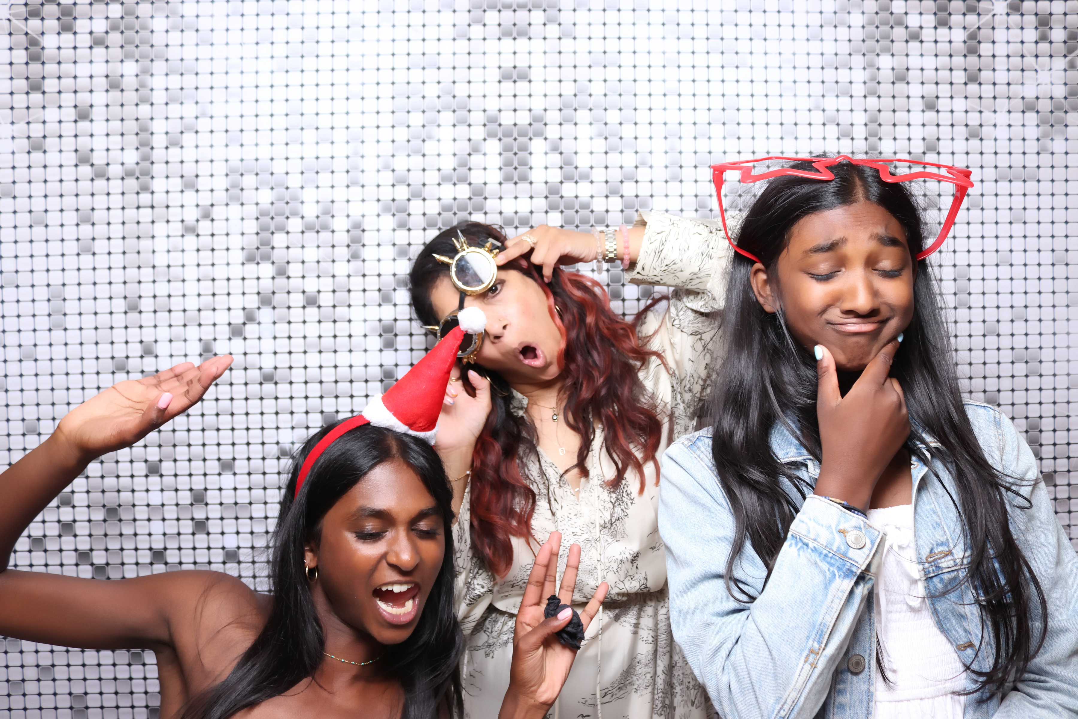 Niv's 50th Birthday | View more photos from the event at gallery.pbooth.co.uk/u/ThePboothCompany/Nivs-50th-Birthday