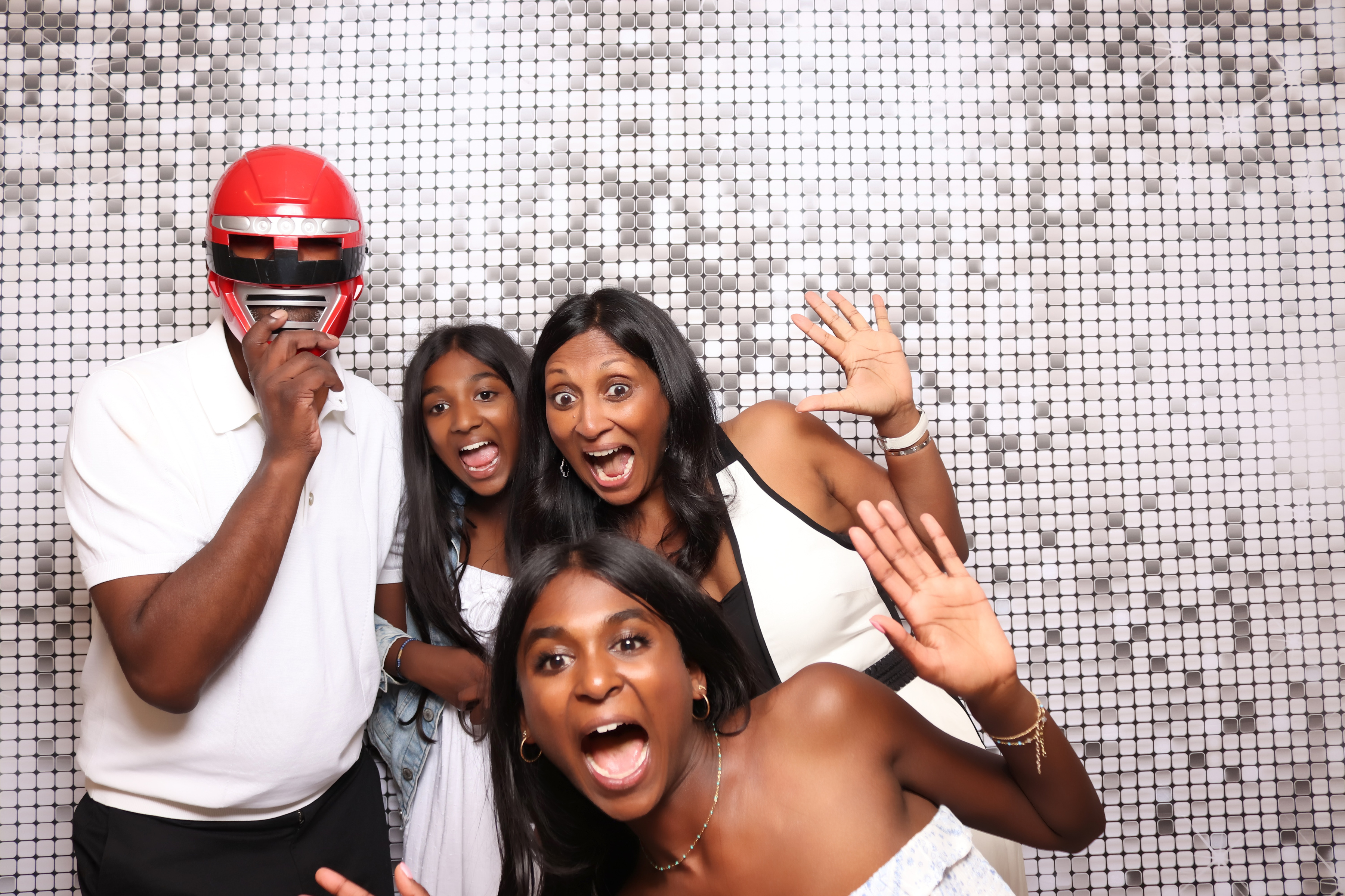 Niv's 50th Birthday | View more photos from the event at gallery.pbooth.co.uk/u/ThePboothCompany/Nivs-50th-Birthday