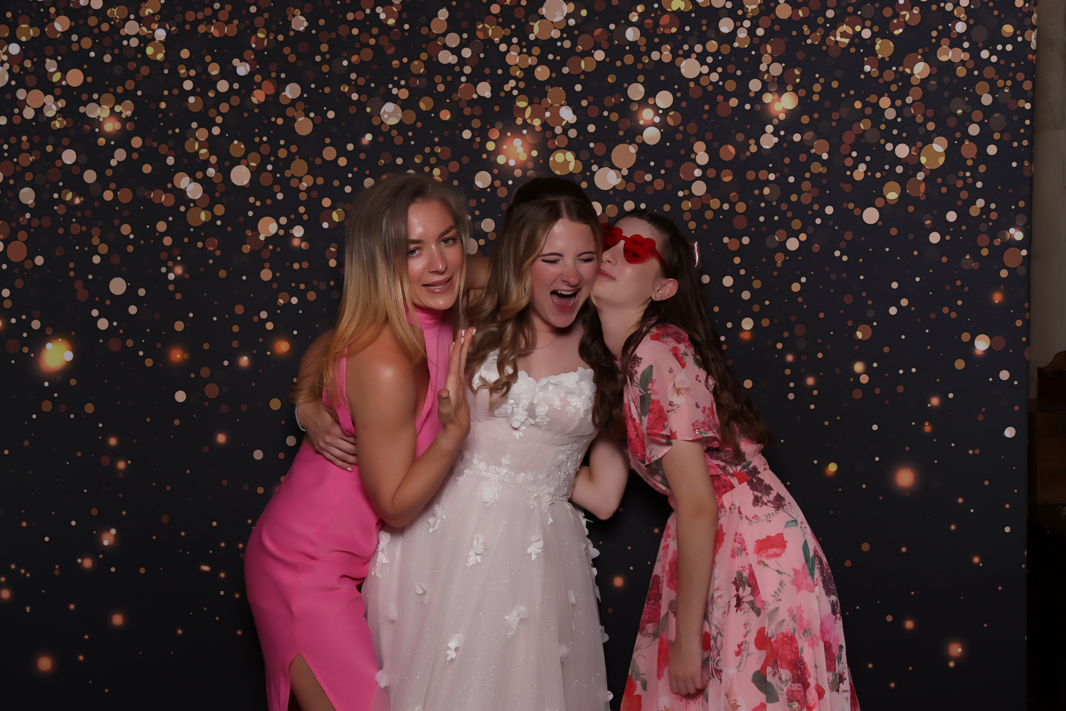 Tom & Katie wedding | View more photos from the event at gallery.pbooth.co.uk/u/ThePboothCompany/Tom-Katie-wedding