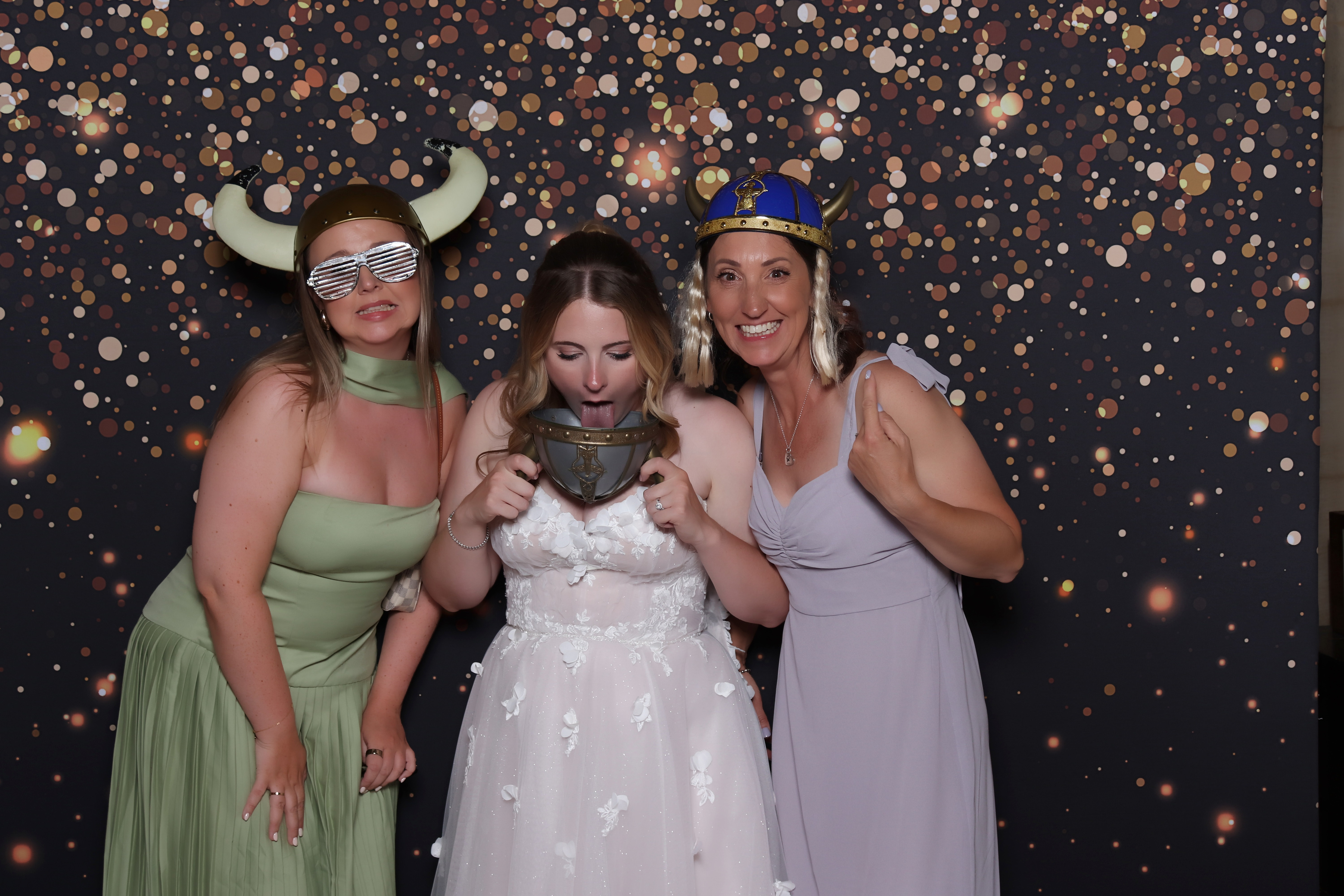 Tom & Katie wedding | View more photos from the event at gallery.pbooth.co.uk/u/ThePboothCompany/Tom-Katie-wedding