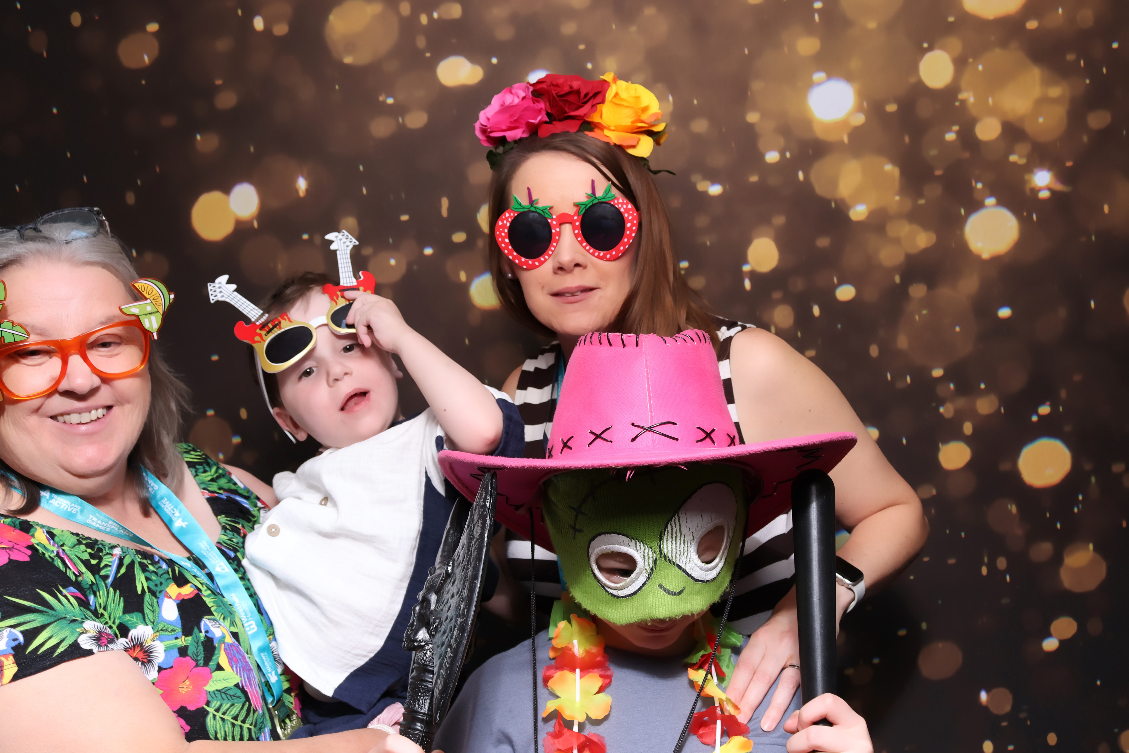 Transplant Games team party | View more photos from the event at gallery.pbooth.co.uk/u/ThePboothCompany/Transplant-Games-team-party