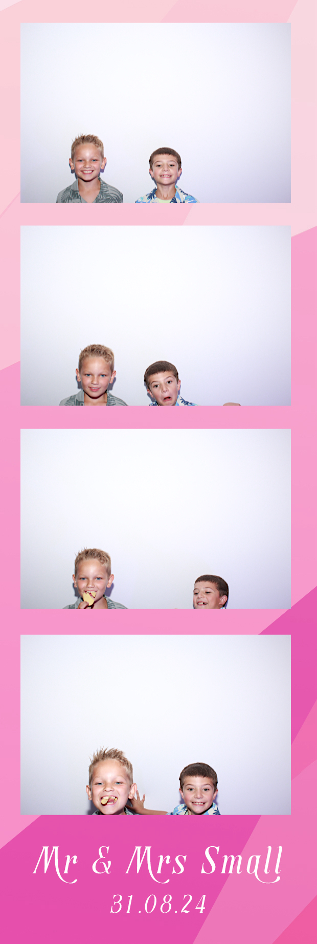 Mr & Mrs Small | View more photos from the event at gallery.thephotocabin.co.uk/u/ThePhotoCabin/Mr-Mrs-Small