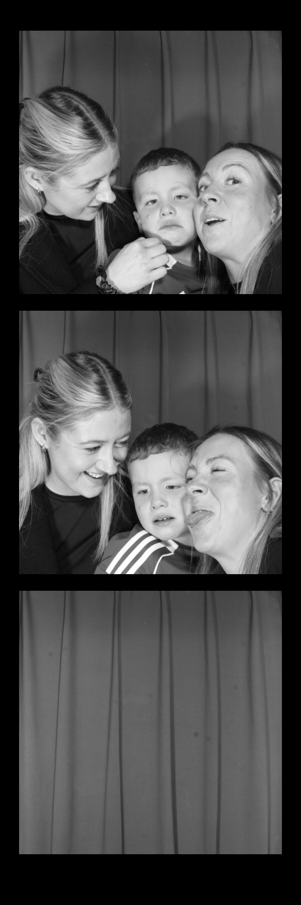Vic's 30th & Our Engagement | View more photos from the event at gallery.thephotocabin.co.uk/u/ThePhotoCabin/Vics-30th-Our-Engagement