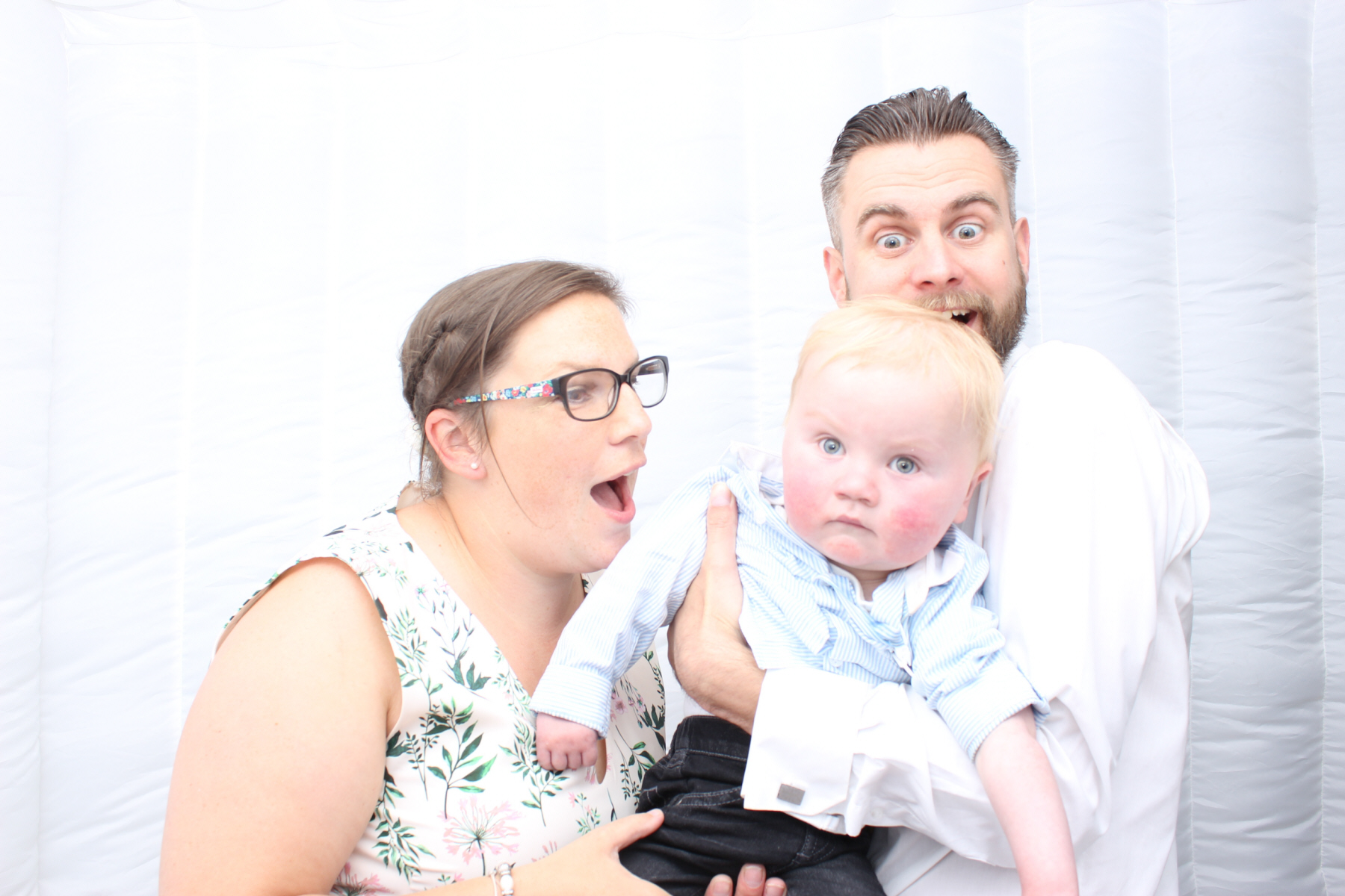 Liz & Henry's Wedding | View more photos from the event at gallery.yourboothskent.co.uk/u/Your-Booths-Kent/Liz-Henrys-Wedding