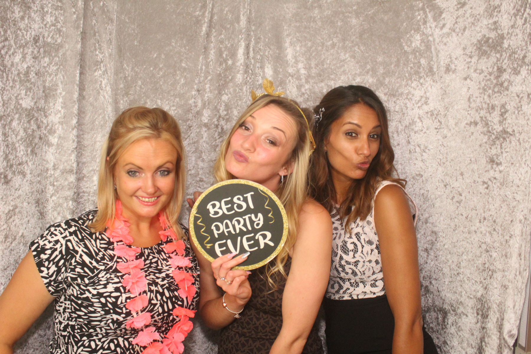 Resh & Dave's Wedding | View more photos from the event at gallery.yourboothskent.co.uk/u/Your-Booths-Kent/Resh-Daves-Wedding