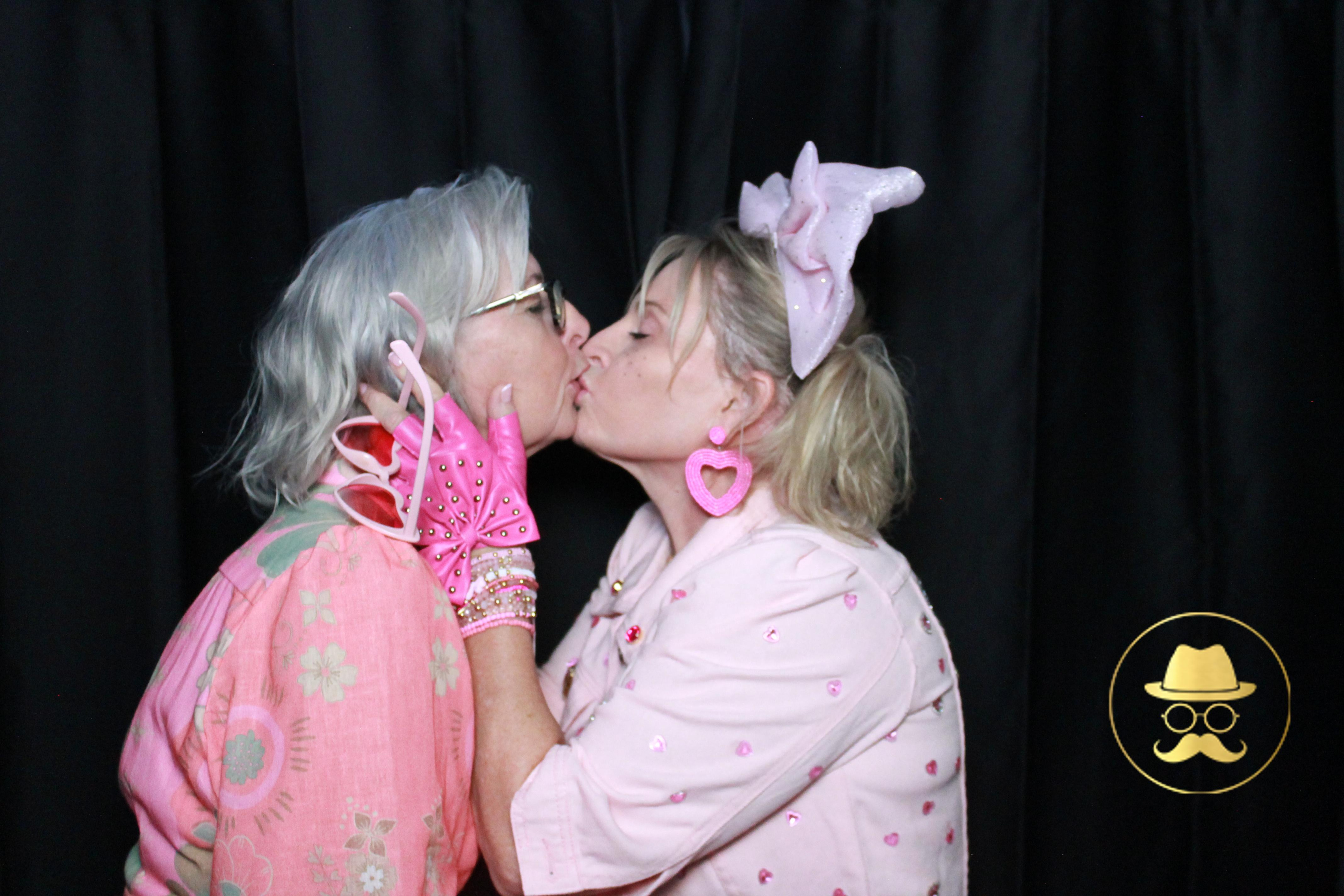 Kiley's 50th | View more photos from the event at auckgallery.classicphotobooths.co.nz/u/auckcpbgallery/Kileys-50th