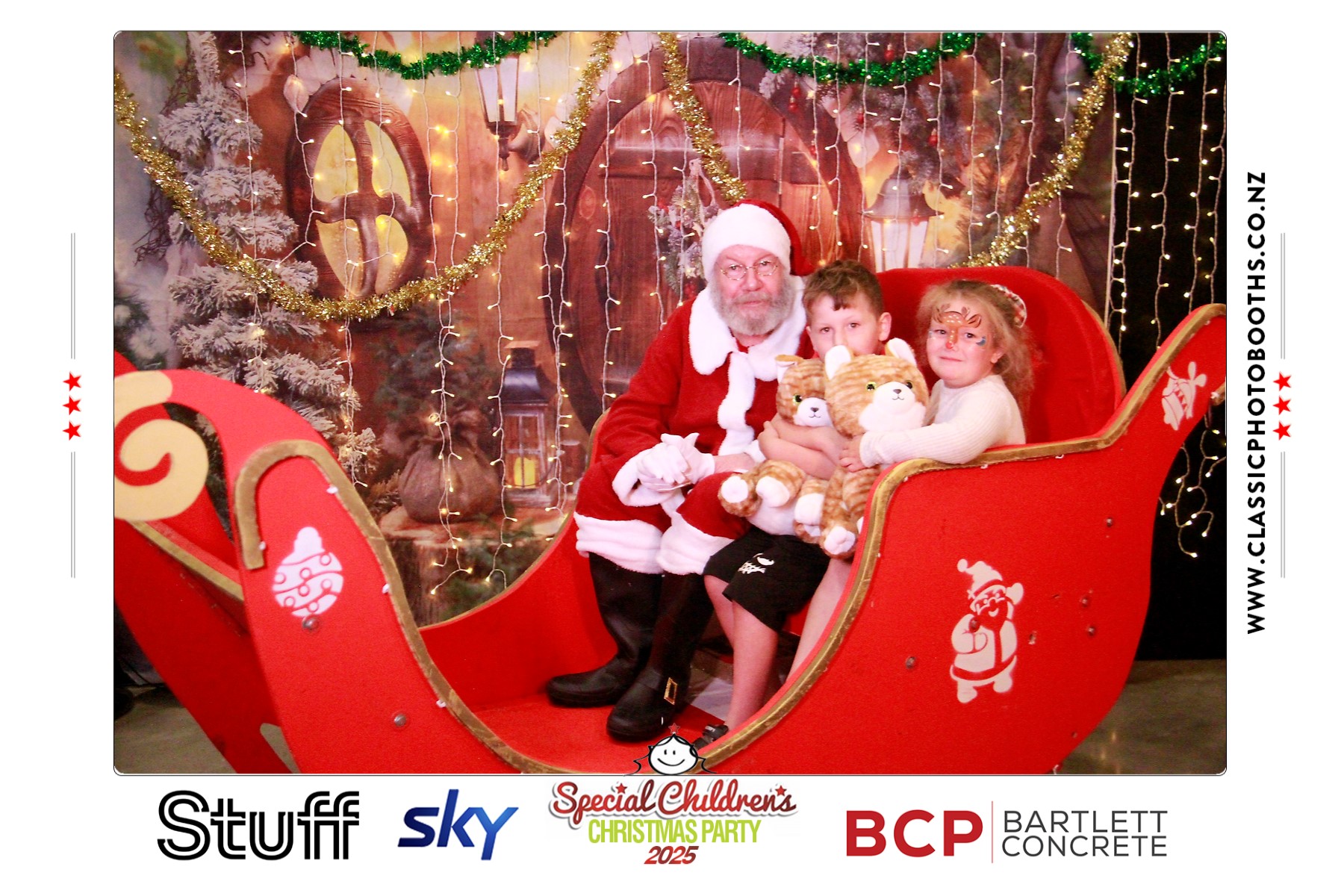 Photos with Santa - SCCP | View more photos from the event at chchgallery.classicphotobooths.co.nz/u/chchcpbgallery/Photos-with-Santa-SCCP
