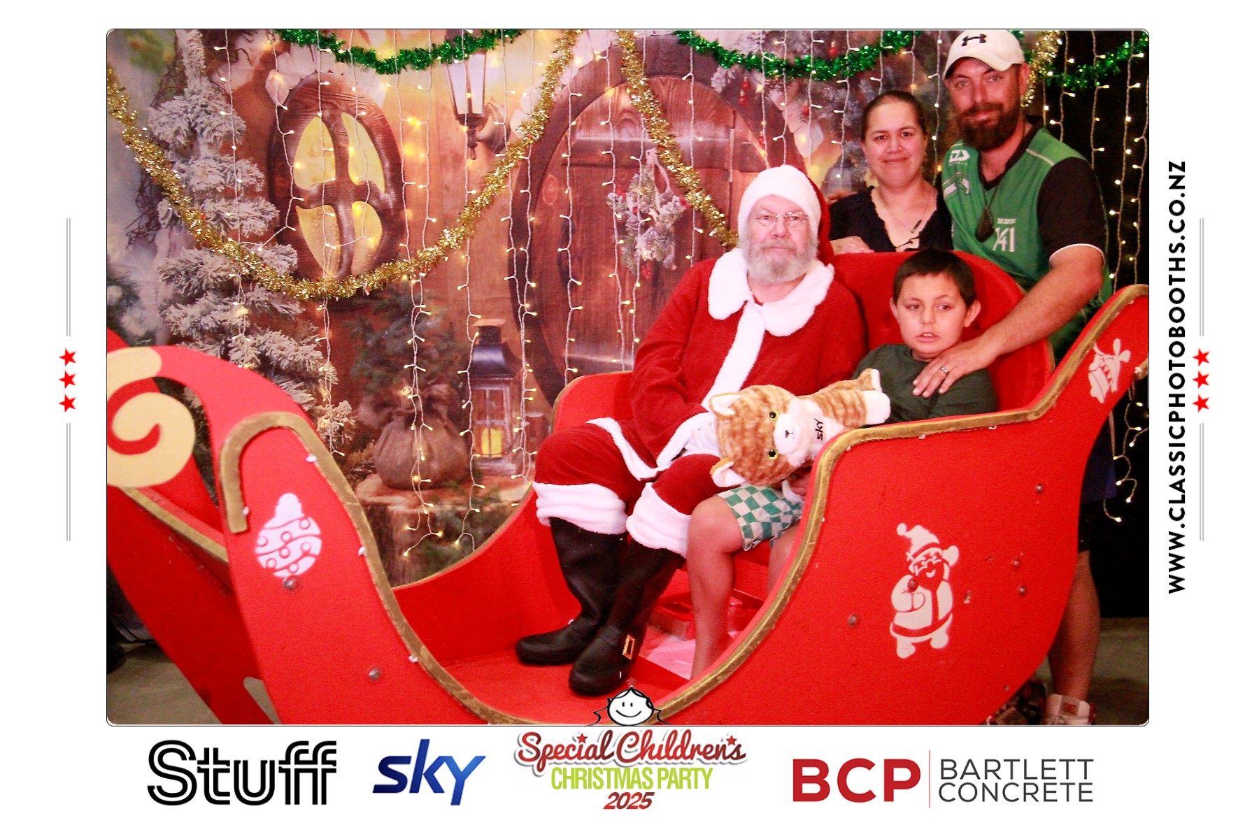 Photos with Santa - SCCP | View more photos from the event at chchgallery.classicphotobooths.co.nz/u/chchcpbgallery/Photos-with-Santa-SCCP