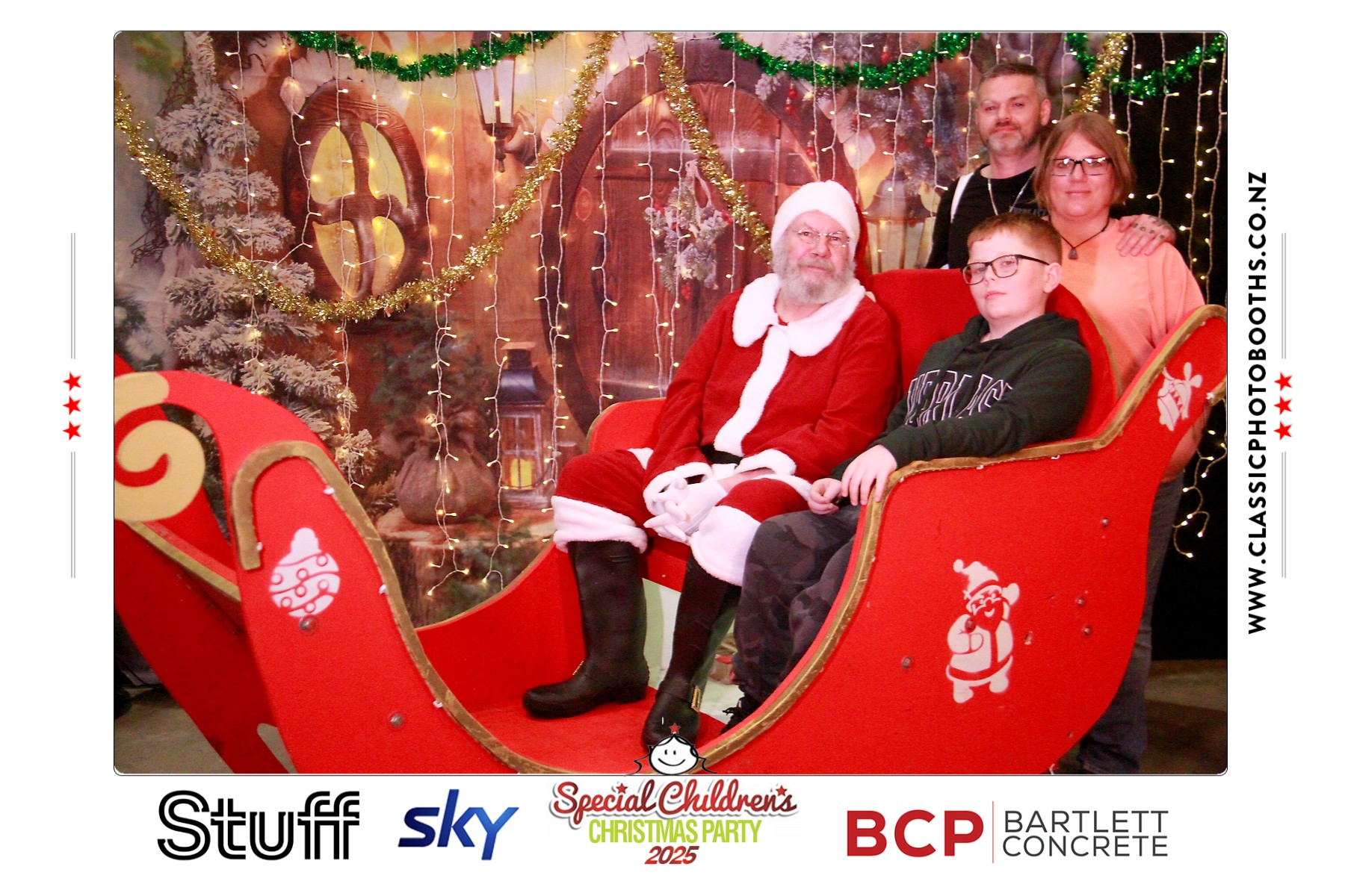 Photos with Santa - SCCP | View more photos from the event at chchgallery.classicphotobooths.co.nz/u/chchcpbgallery/Photos-with-Santa-SCCP