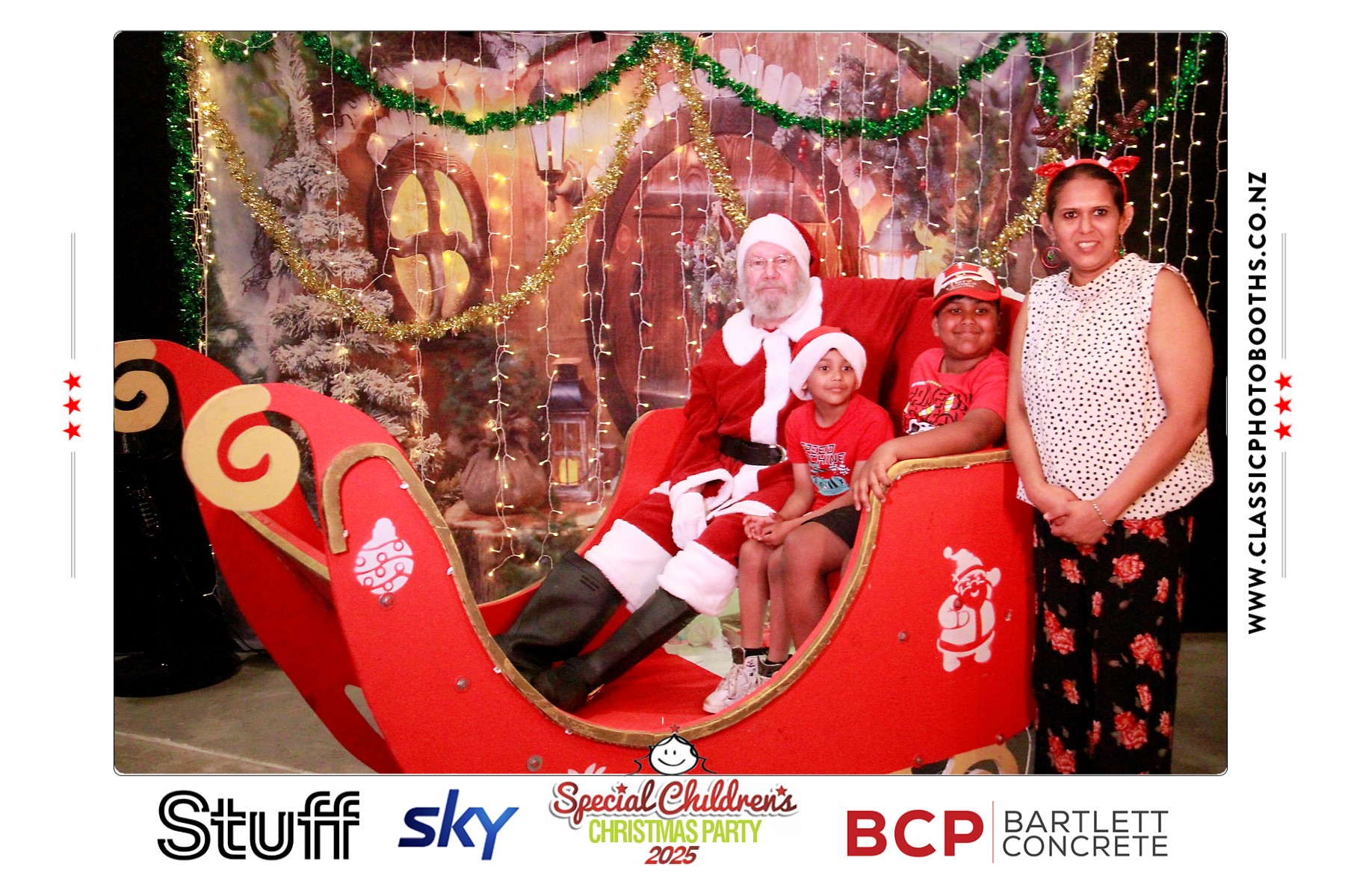 Photos with Santa - SCCP | View more photos from the event at chchgallery.classicphotobooths.co.nz/u/chchcpbgallery/Photos-with-Santa-SCCP