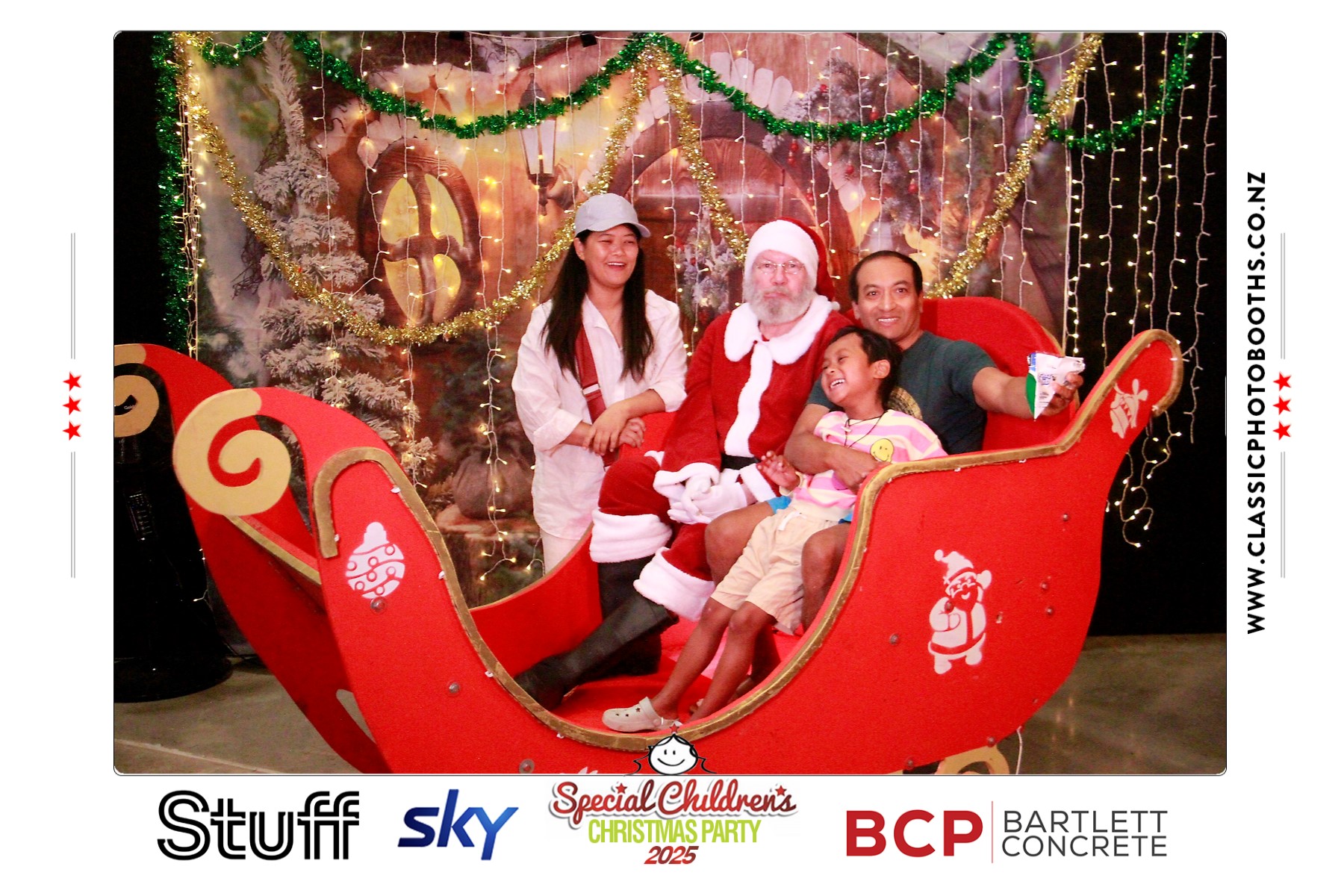 Photos with Santa - SCCP | View more photos from the event at chchgallery.classicphotobooths.co.nz/u/chchcpbgallery/Photos-with-Santa-SCCP