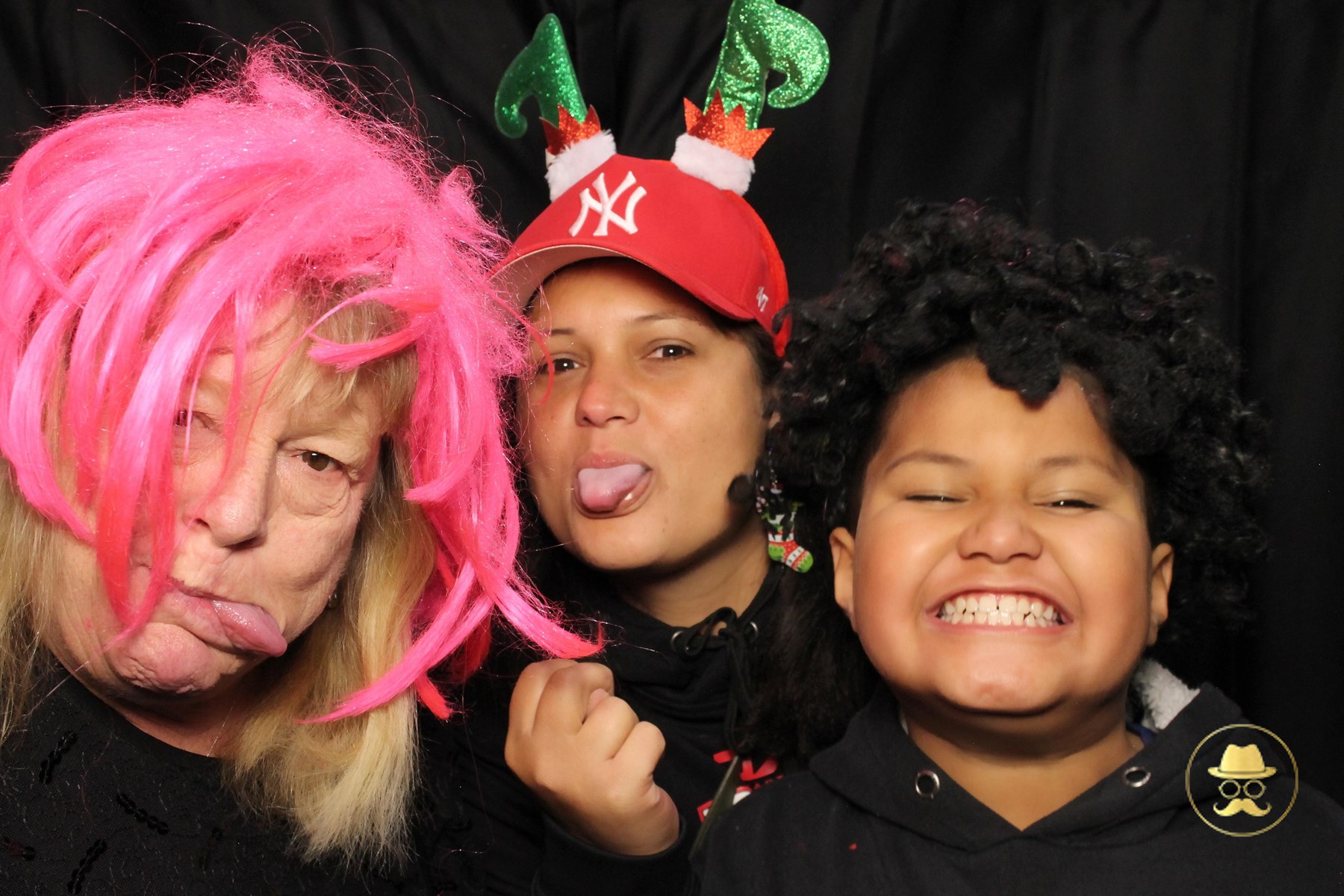 Special Children's Christmas Party | View more photos from the event at chchgallery.classicphotobooths.co.nz/u/chchcpbgallery/Special-Childrens-Christmas-Party-3