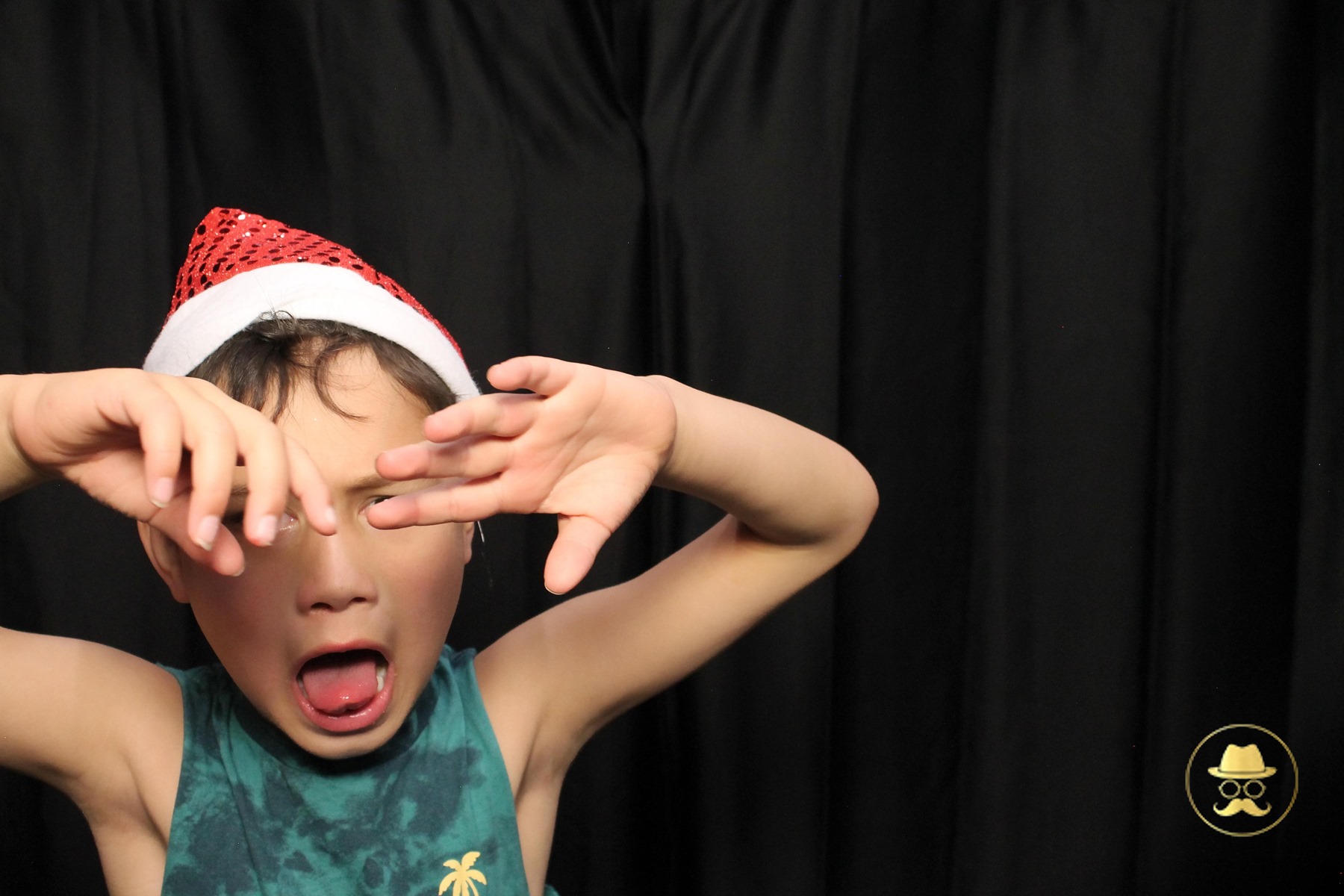 Special Children's Christmas Party | View more photos from the event at chchgallery.classicphotobooths.co.nz/u/chchcpbgallery/Special-Childrens-Christmas-Party-3