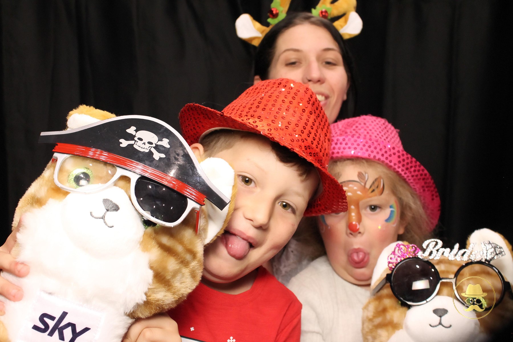 Special Children's Christmas Party | View more photos from the event at chchgallery.classicphotobooths.co.nz/u/chchcpbgallery/Special-Childrens-Christmas-Party-3