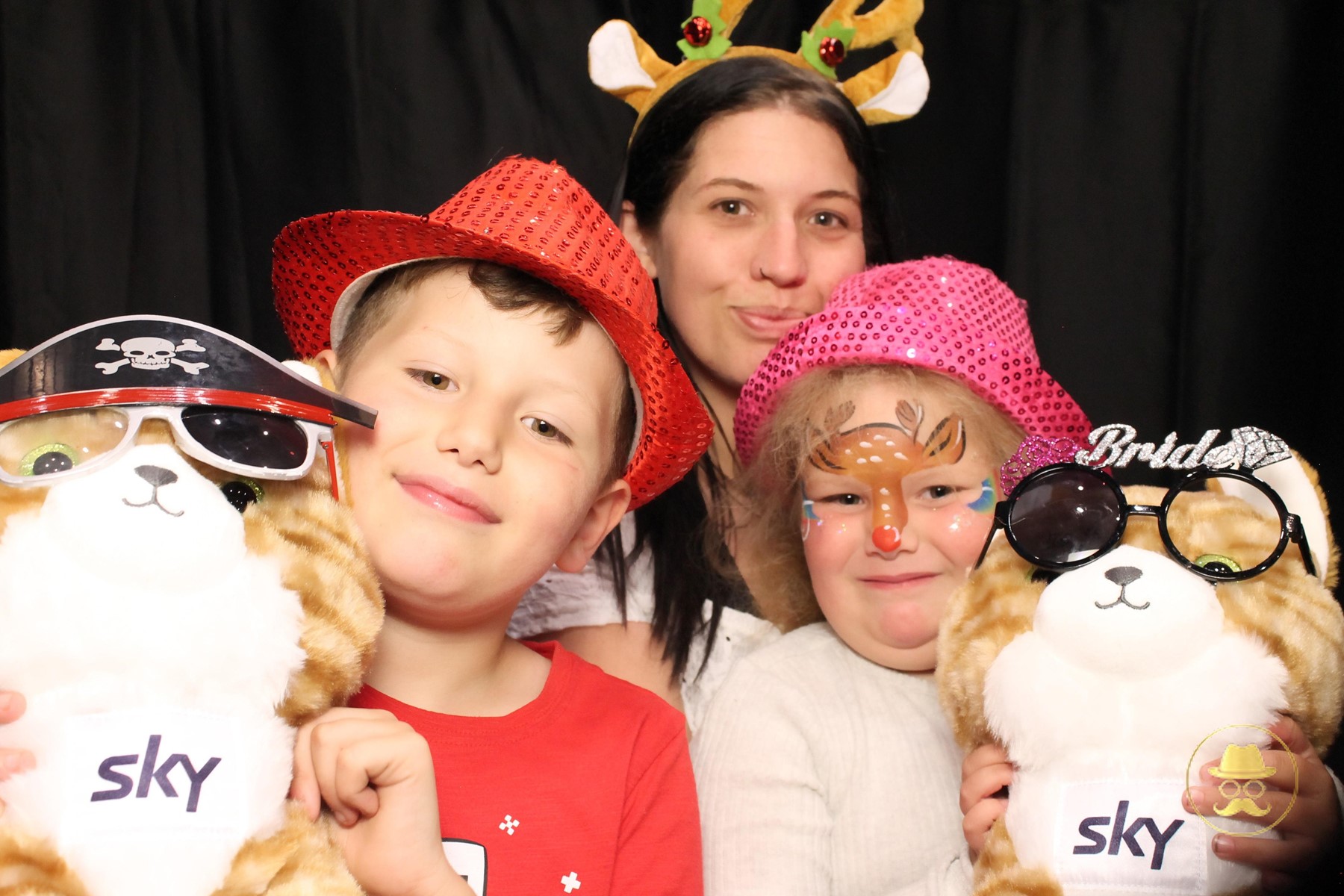 Special Children's Christmas Party | View more photos from the event at chchgallery.classicphotobooths.co.nz/u/chchcpbgallery/Special-Childrens-Christmas-Party-3