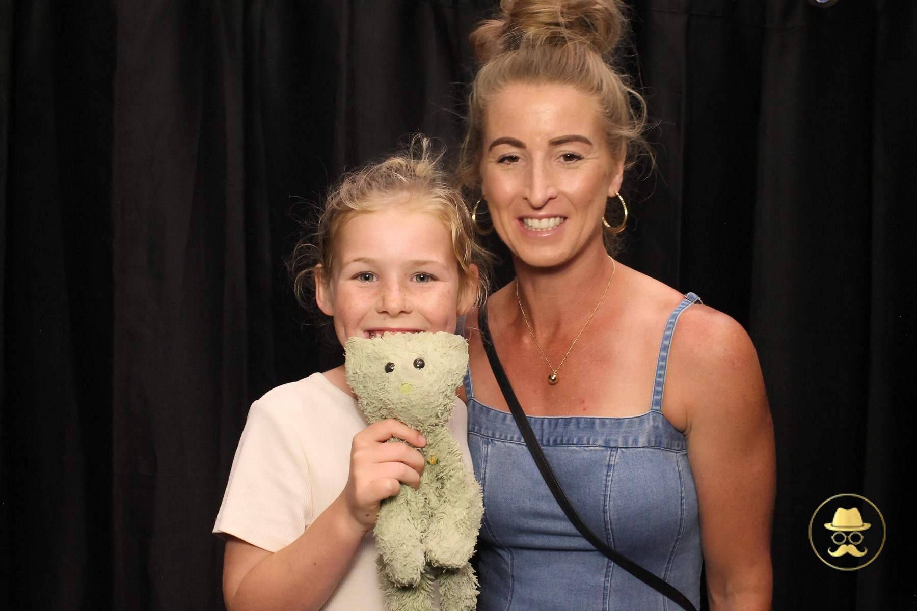 Special Children's Christmas Party | View more photos from the event at chchgallery.classicphotobooths.co.nz/u/chchcpbgallery/Special-Childrens-Christmas-Party-3