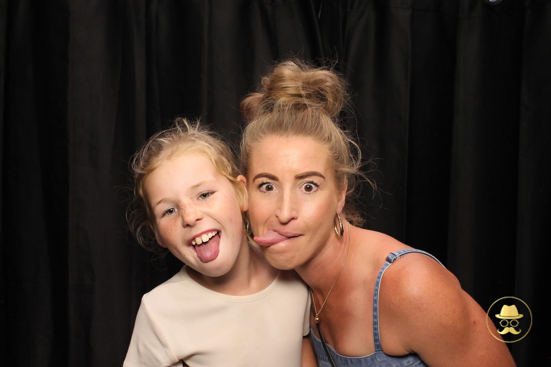 Special Children's Christmas Party | View more photos from the event at chchgallery.classicphotobooths.co.nz/u/chchcpbgallery/Special-Childrens-Christmas-Party-3