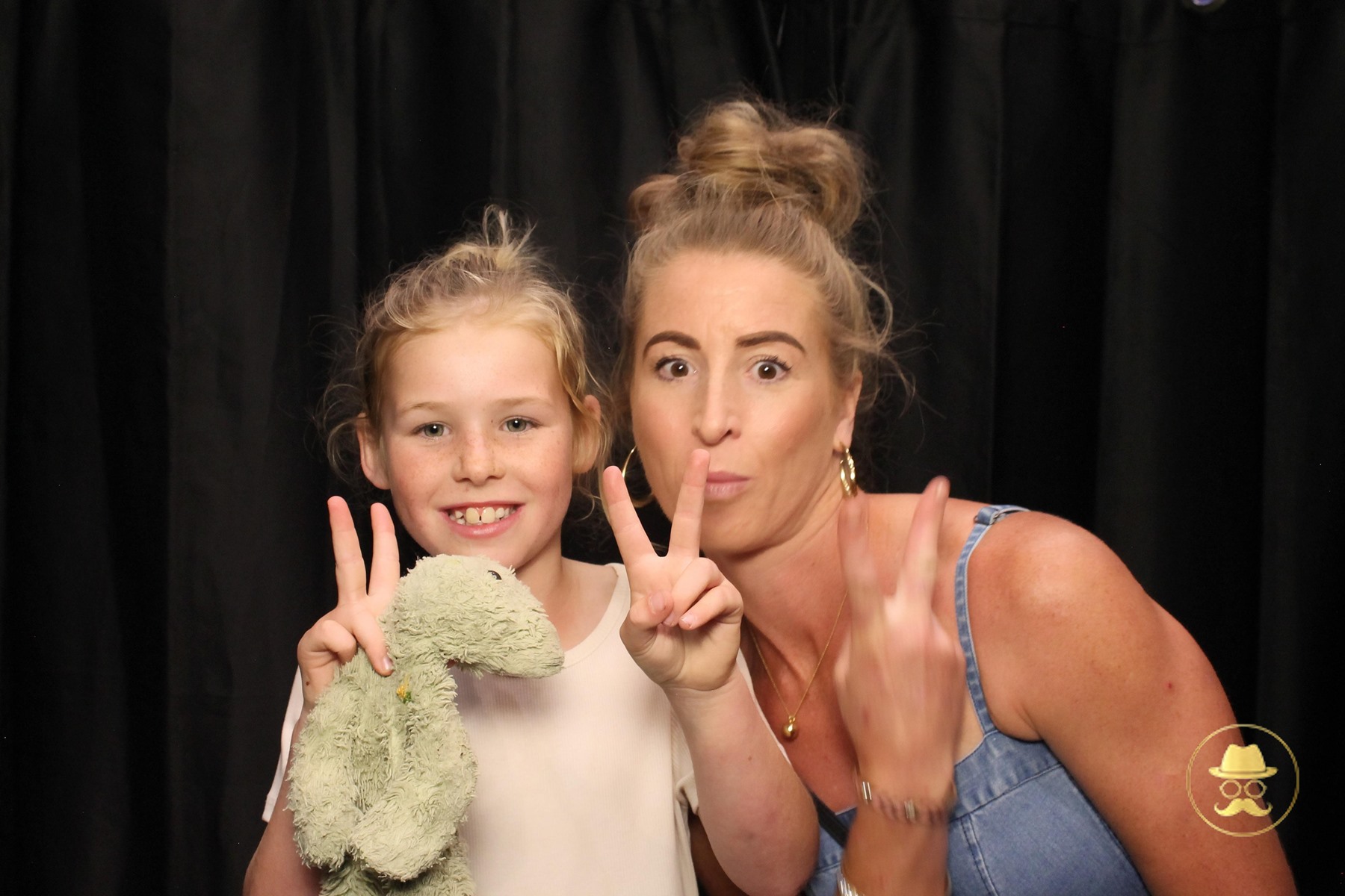 Special Children's Christmas Party | View more photos from the event at chchgallery.classicphotobooths.co.nz/u/chchcpbgallery/Special-Childrens-Christmas-Party-3