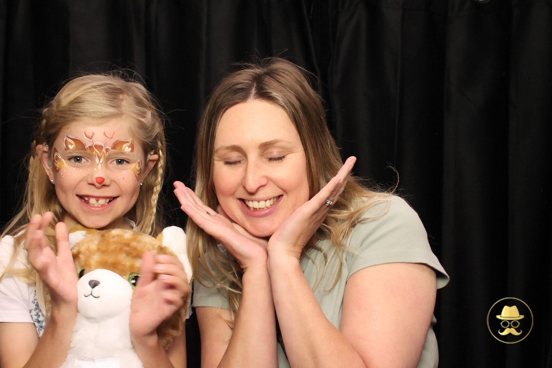 Special Children's Christmas Party | View more photos from the event at chchgallery.classicphotobooths.co.nz/u/chchcpbgallery/Special-Childrens-Christmas-Party-3