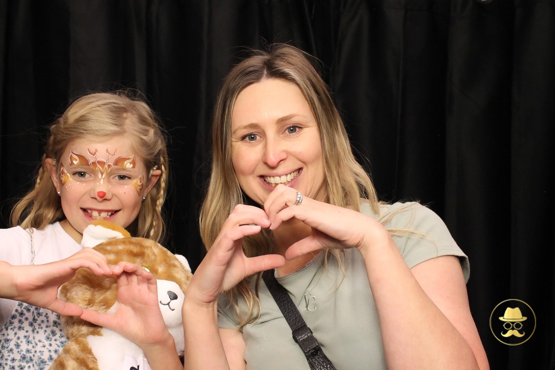 Special Children's Christmas Party | View more photos from the event at chchgallery.classicphotobooths.co.nz/u/chchcpbgallery/Special-Childrens-Christmas-Party-3