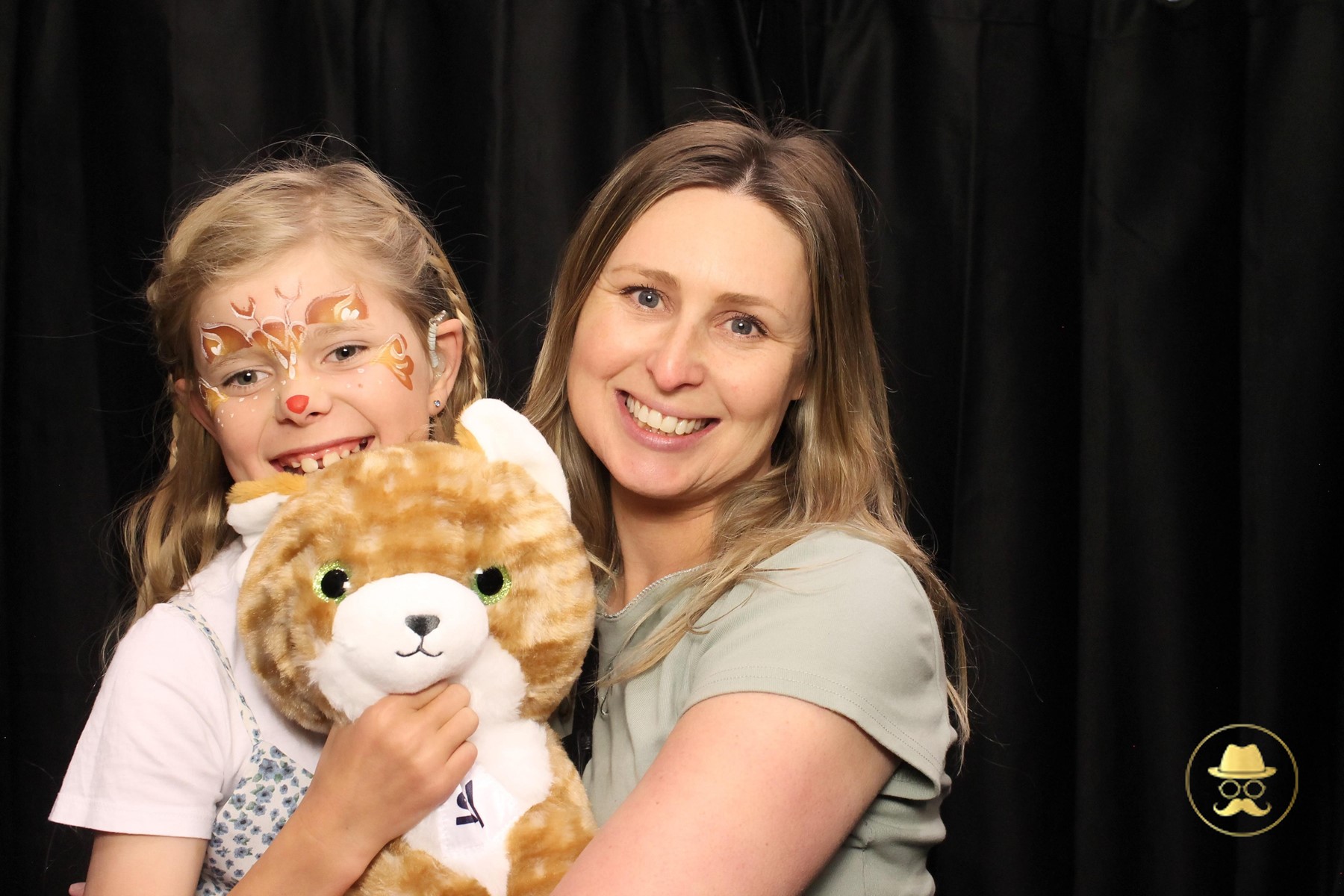 Special Children's Christmas Party | View more photos from the event at chchgallery.classicphotobooths.co.nz/u/chchcpbgallery/Special-Childrens-Christmas-Party-3