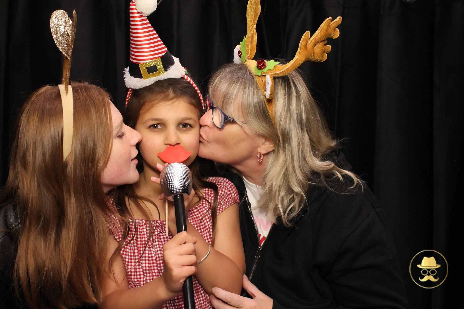Special Children's Christmas Party | View more photos from the event at chchgallery.classicphotobooths.co.nz/u/chchcpbgallery/Special-Childrens-Christmas-Party-3