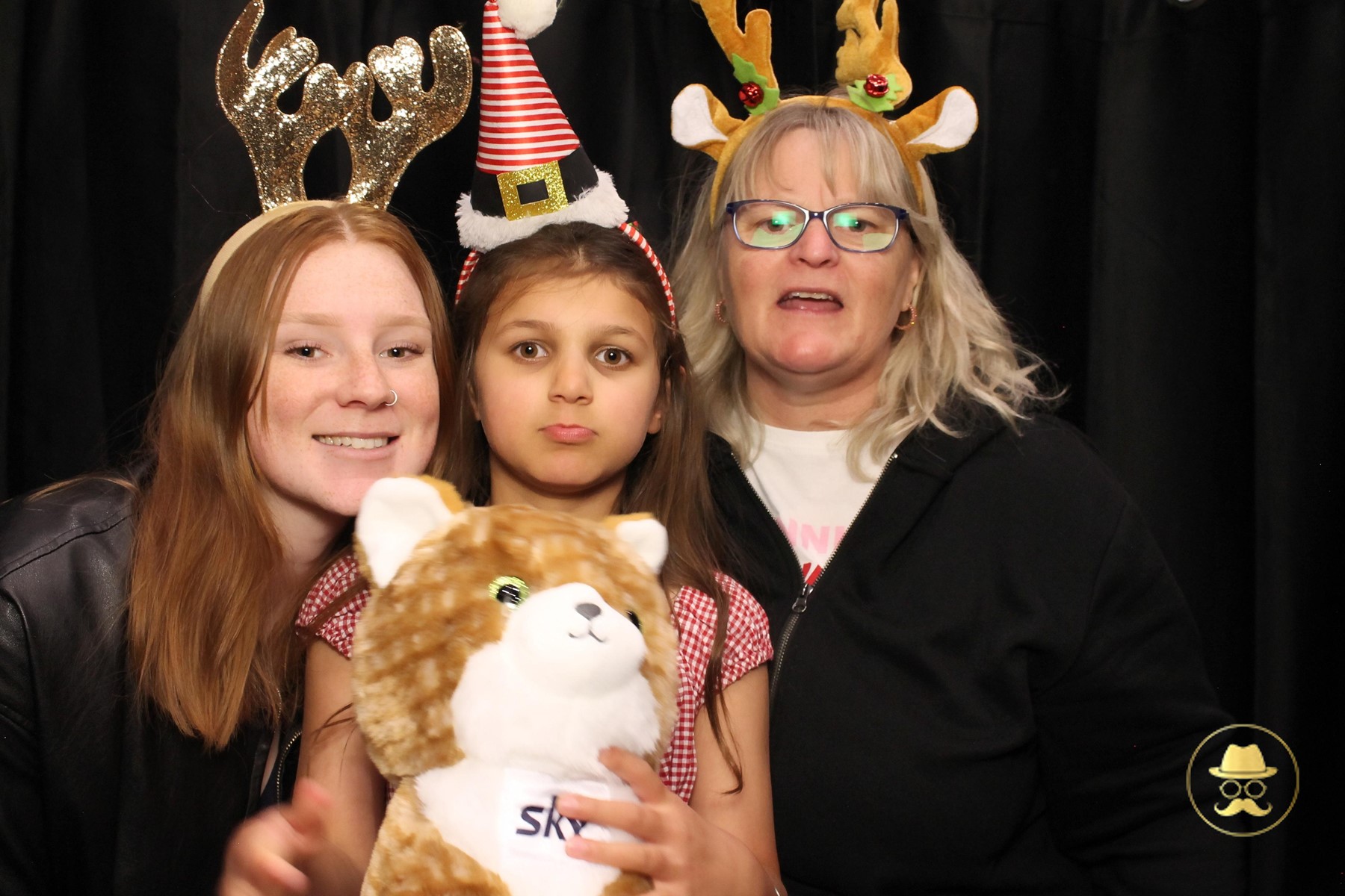 Special Children's Christmas Party | View more photos from the event at chchgallery.classicphotobooths.co.nz/u/chchcpbgallery/Special-Childrens-Christmas-Party-3