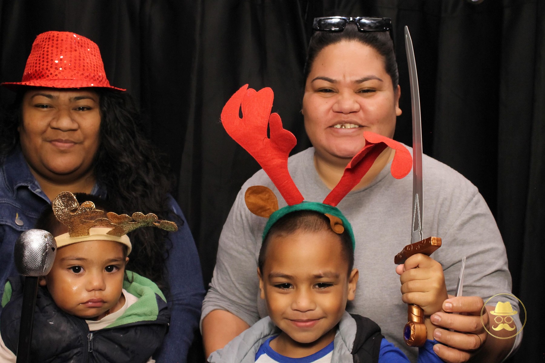 Special Children's Christmas Party | View more photos from the event at chchgallery.classicphotobooths.co.nz/u/chchcpbgallery/Special-Childrens-Christmas-Party-3