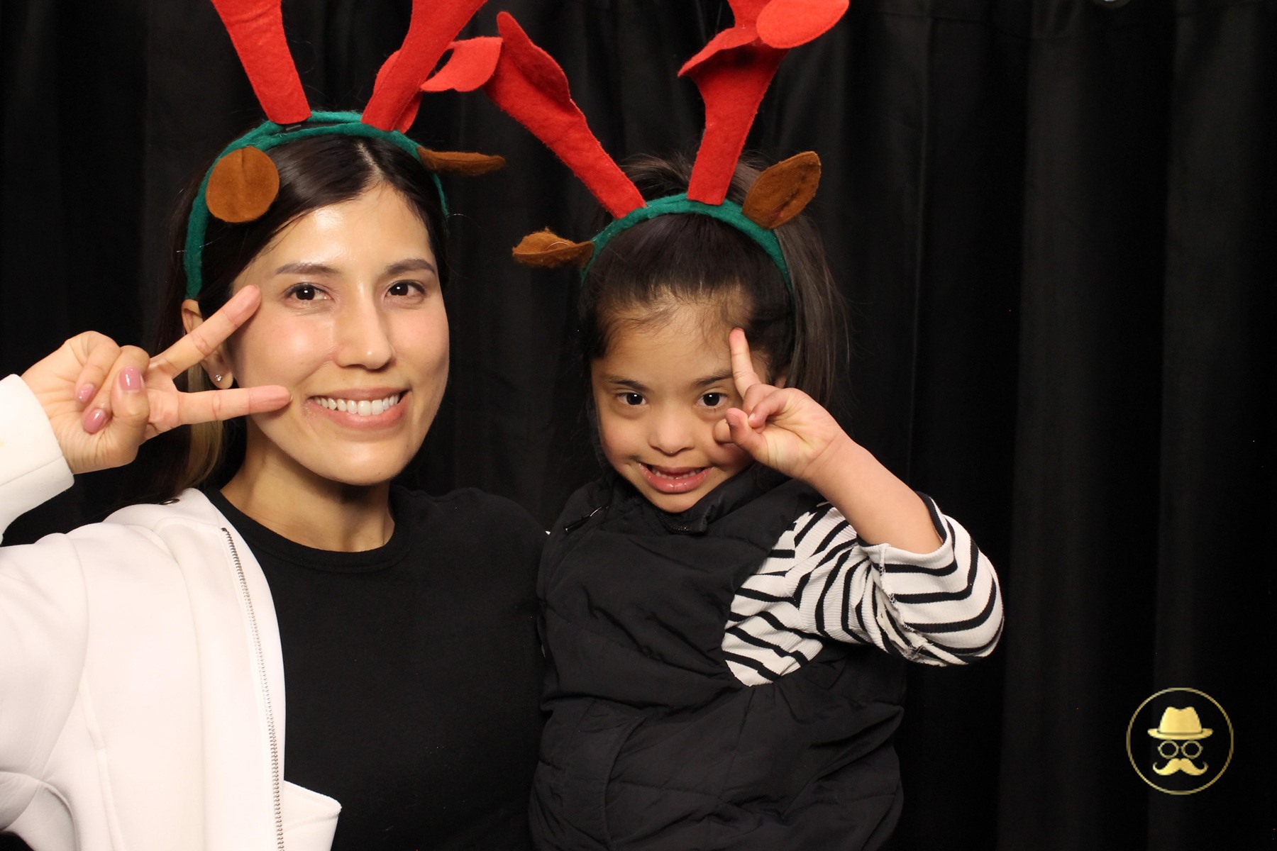 Special Children's Christmas Party | View more photos from the event at chchgallery.classicphotobooths.co.nz/u/chchcpbgallery/Special-Childrens-Christmas-Party-3