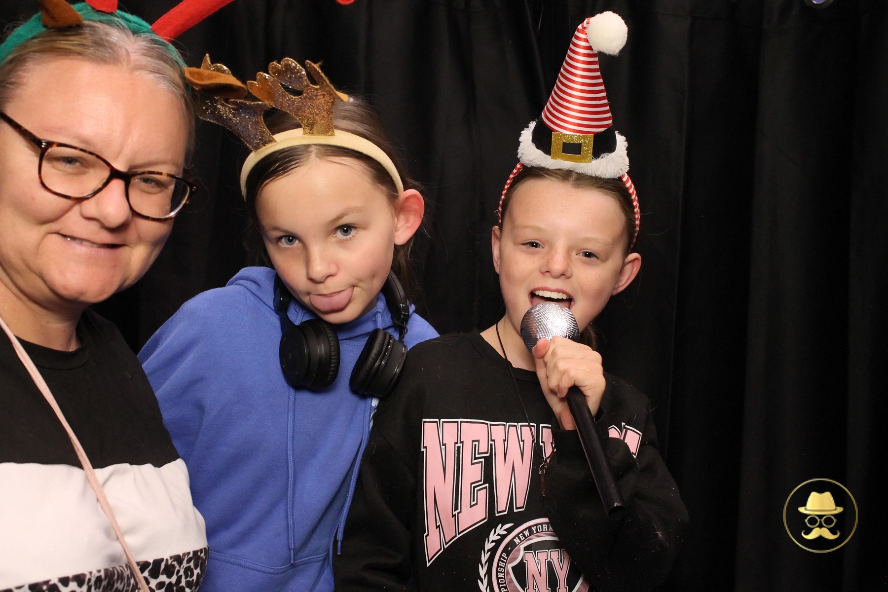 Special Children's Christmas Party | View more photos from the event at chchgallery.classicphotobooths.co.nz/u/chchcpbgallery/Special-Childrens-Christmas-Party-3