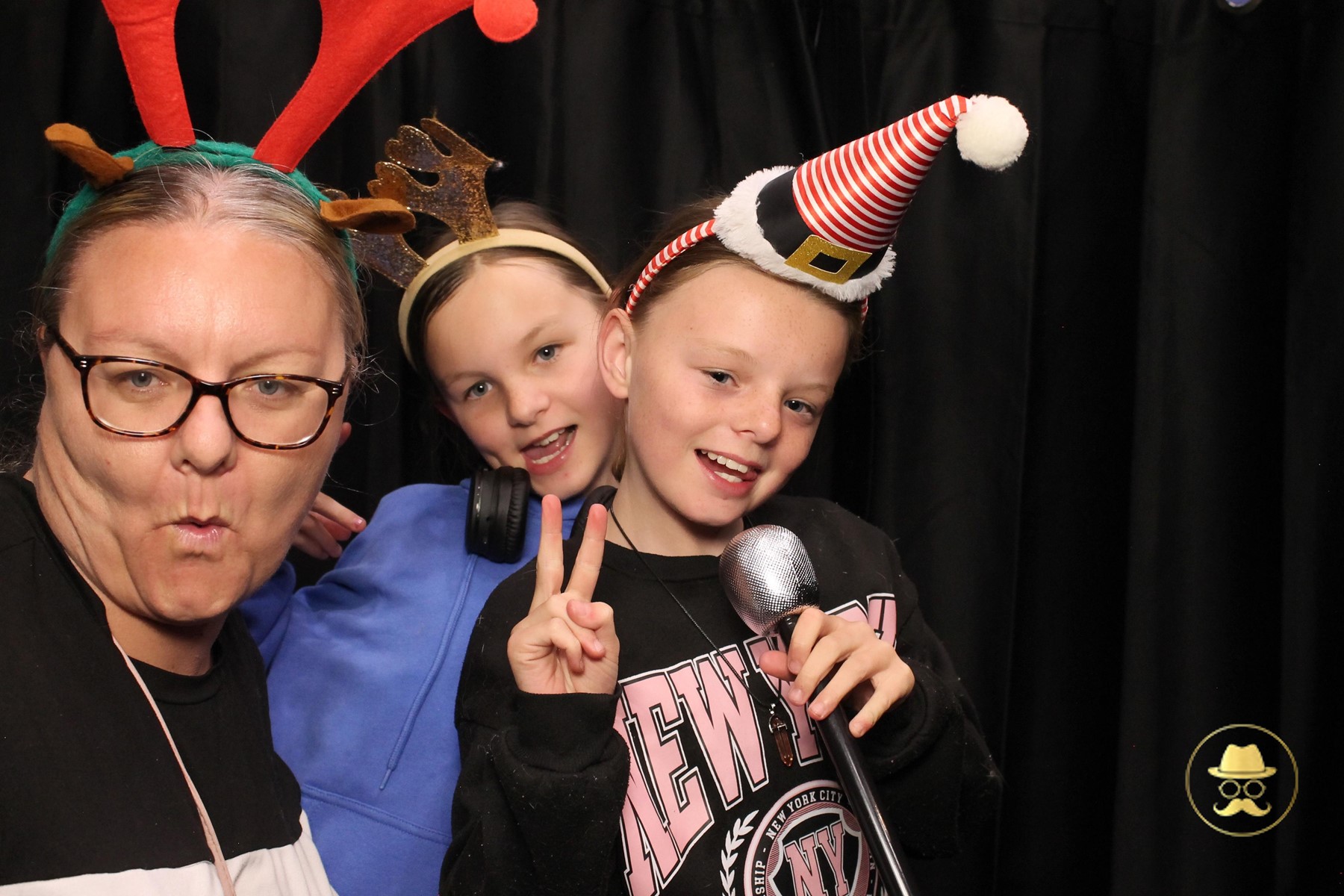 Special Children's Christmas Party | View more photos from the event at chchgallery.classicphotobooths.co.nz/u/chchcpbgallery/Special-Childrens-Christmas-Party-3