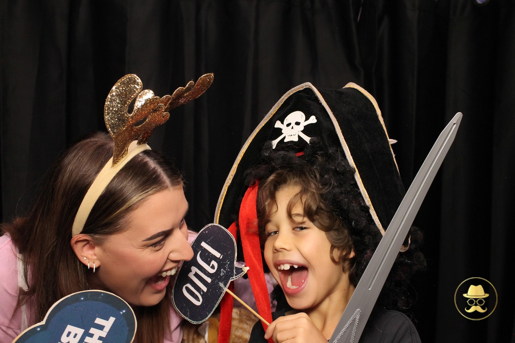 Special Children's Christmas Party | View more photos from the event at chchgallery.classicphotobooths.co.nz/u/chchcpbgallery/Special-Childrens-Christmas-Party-3