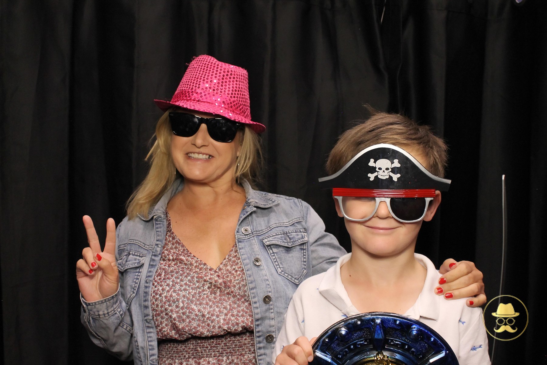 Special Children's Christmas Party | View more photos from the event at chchgallery.classicphotobooths.co.nz/u/chchcpbgallery/Special-Childrens-Christmas-Party-3