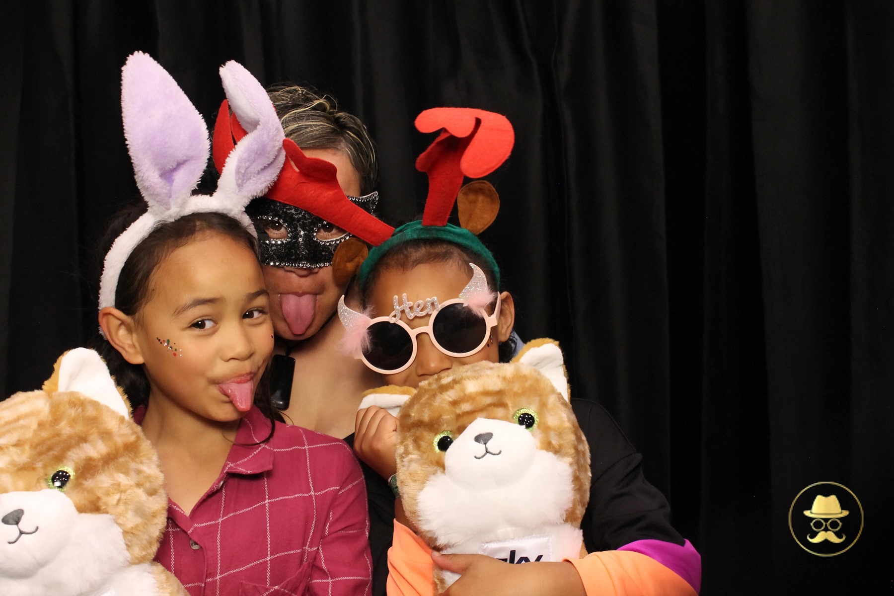 Special Children's Christmas Party | View more photos from the event at chchgallery.classicphotobooths.co.nz/u/chchcpbgallery/Special-Childrens-Christmas-Party-3