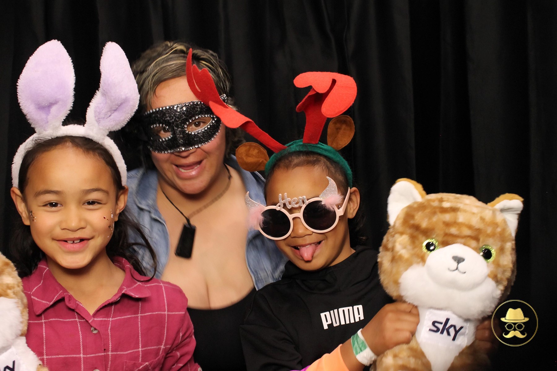 Special Children's Christmas Party | View more photos from the event at chchgallery.classicphotobooths.co.nz/u/chchcpbgallery/Special-Childrens-Christmas-Party-3