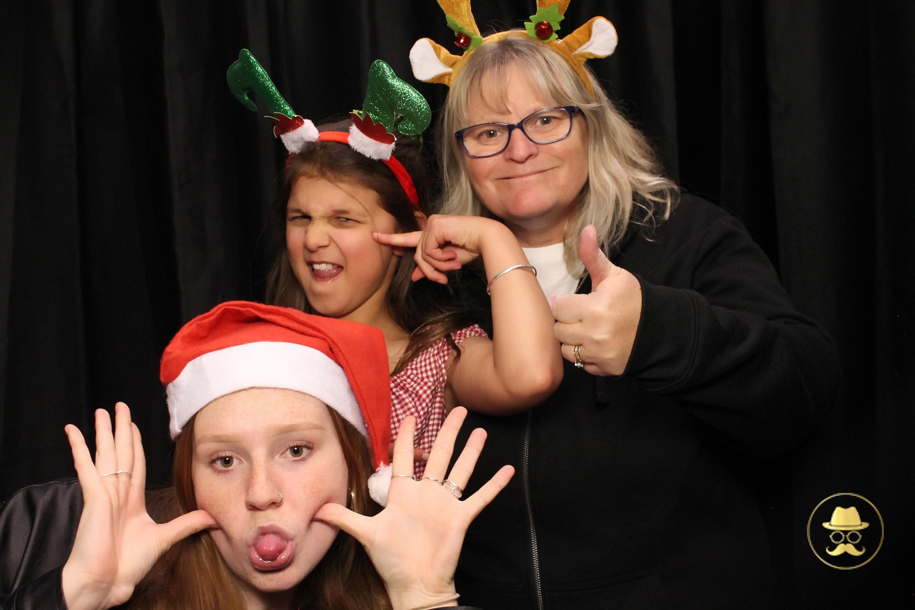 Special Children's Christmas Party | View more photos from the event at chchgallery.classicphotobooths.co.nz/u/chchcpbgallery/Special-Childrens-Christmas-Party-3