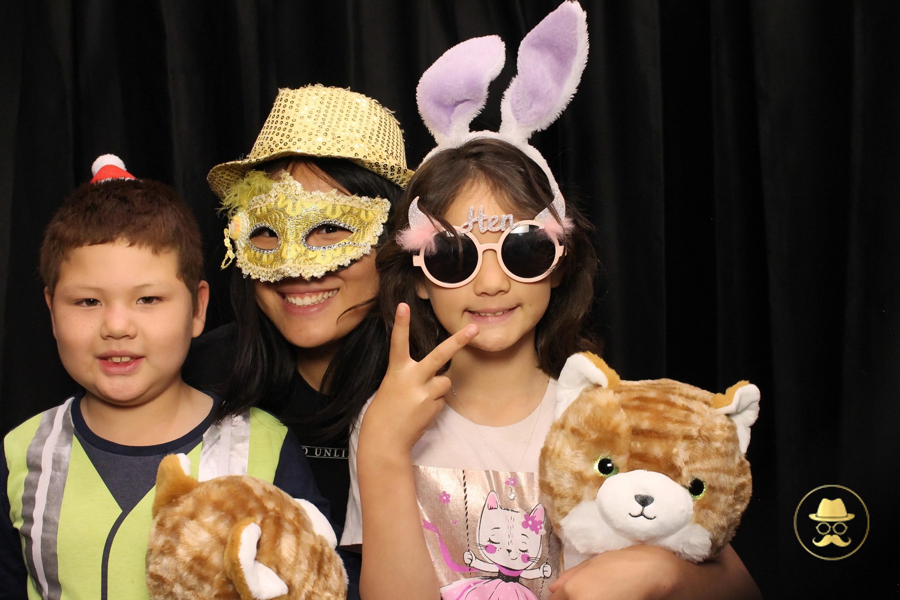 Special Children's Christmas Party | View more photos from the event at chchgallery.classicphotobooths.co.nz/u/chchcpbgallery/Special-Childrens-Christmas-Party-3