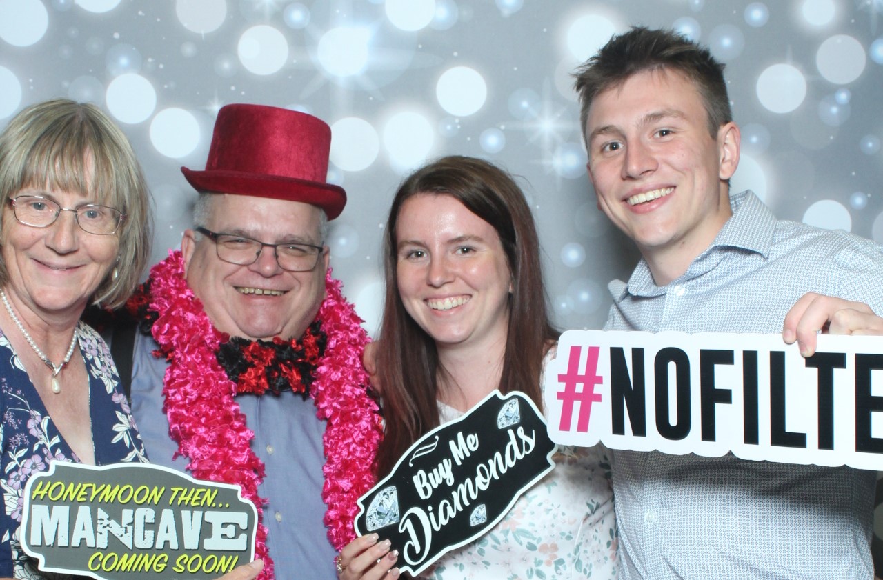 Aaron & Kat | View more photos from the event at gallery.myselfiemirror.ca/u/romanmyselfiemirrorca/Aaron-Kat