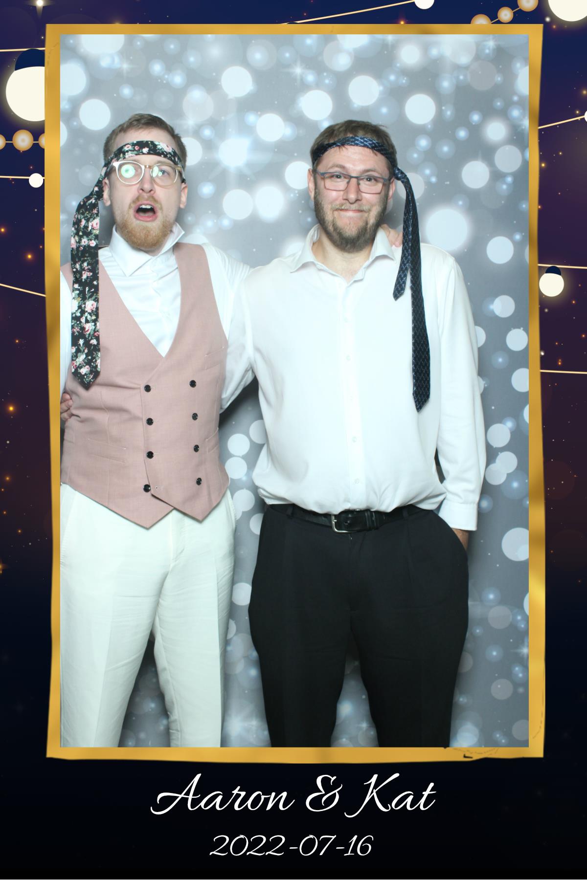 Aaron & Kat | View more photos from the event at gallery.myselfiemirror.ca/u/romanmyselfiemirrorca/Aaron-Kat