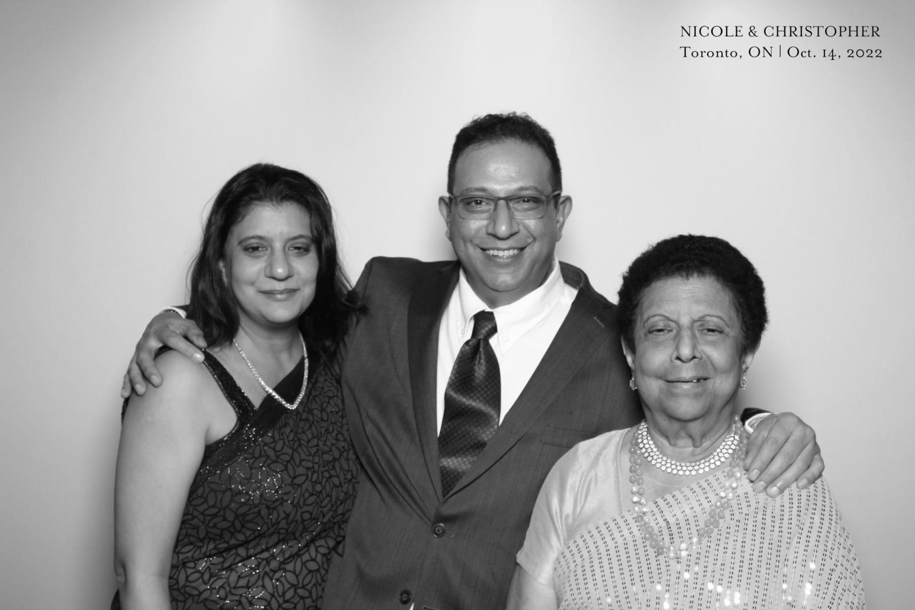 Christopher & Nicole | View more photos from the event at gallery.myselfiemirror.ca/u/romanmyselfiemirrorca/Christopher-Nicole