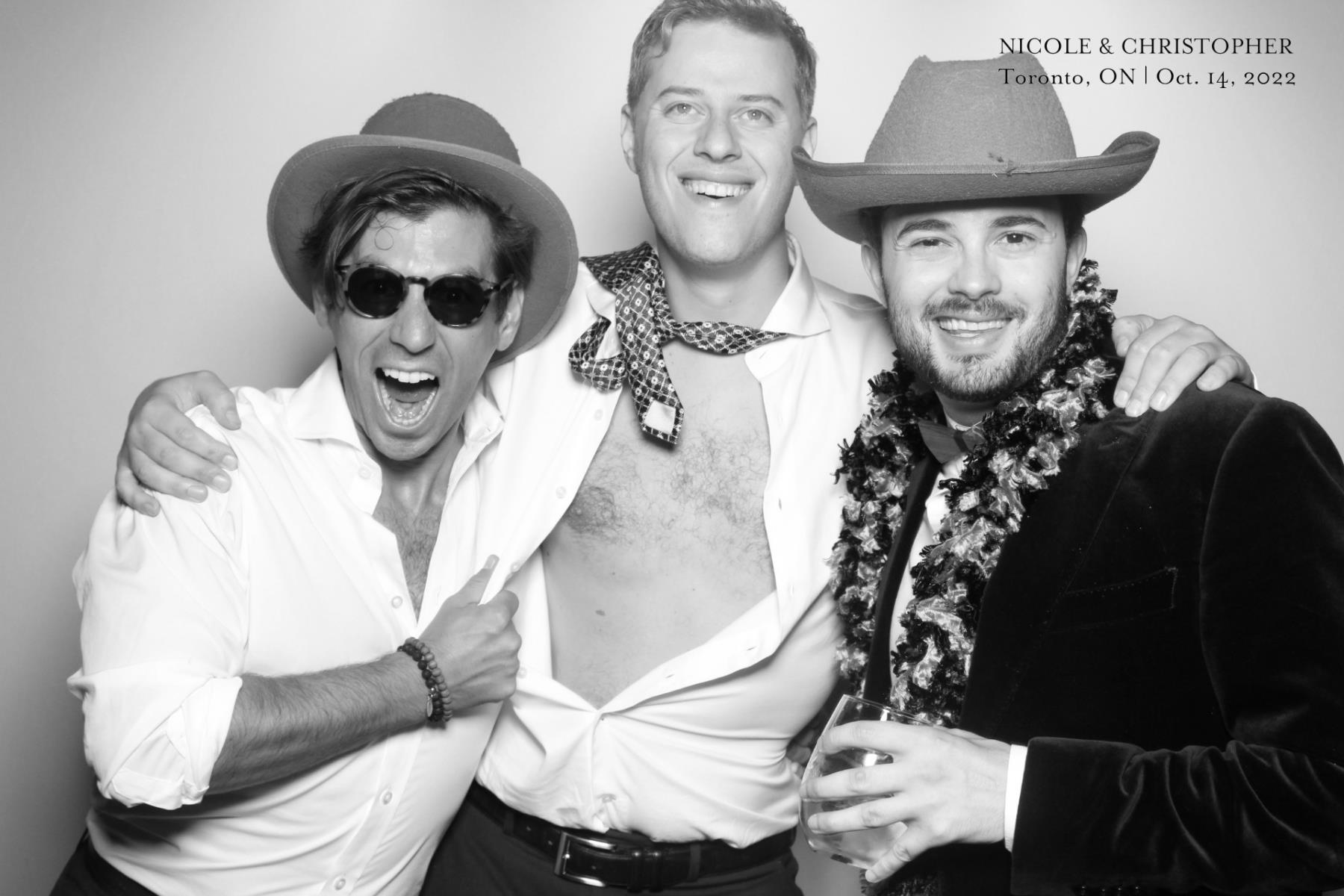 Christopher & Nicole | View more photos from the event at gallery.myselfiemirror.ca/u/romanmyselfiemirrorca/Christopher-Nicole