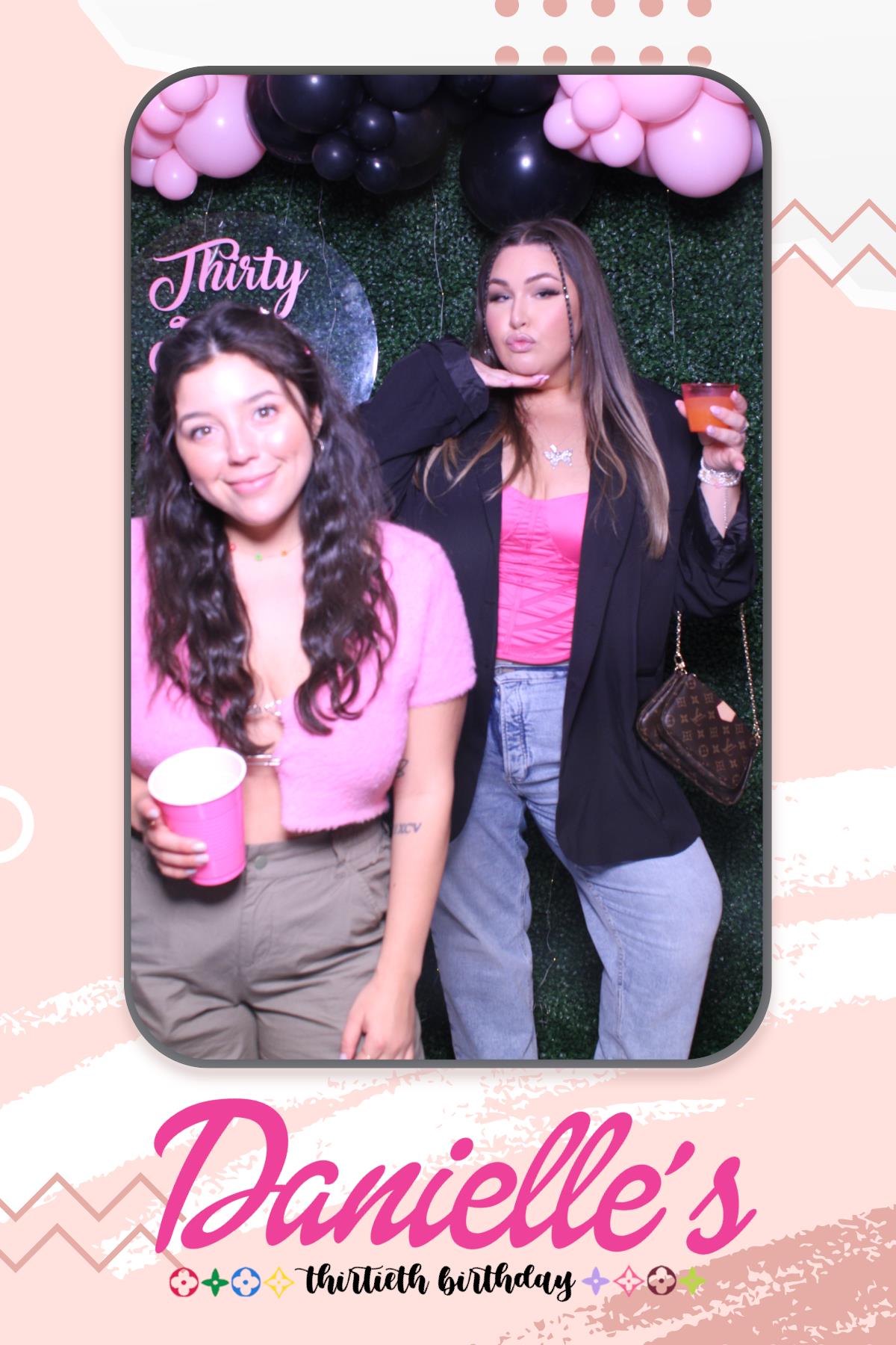 Danielle's 30th Birthday  | View more photos from the event at gallery.myselfiemirror.ca/u/romanmyselfiemirrorca/Danielles-30th-Birthday