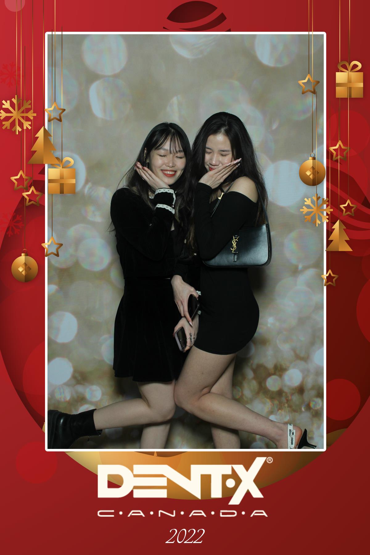 Dent-X Canada Christmas Party | View more photos from the event at gallery.myselfiemirror.ca/u/romanmyselfiemirrorca/Dent-X-Canada-Christmas-Party