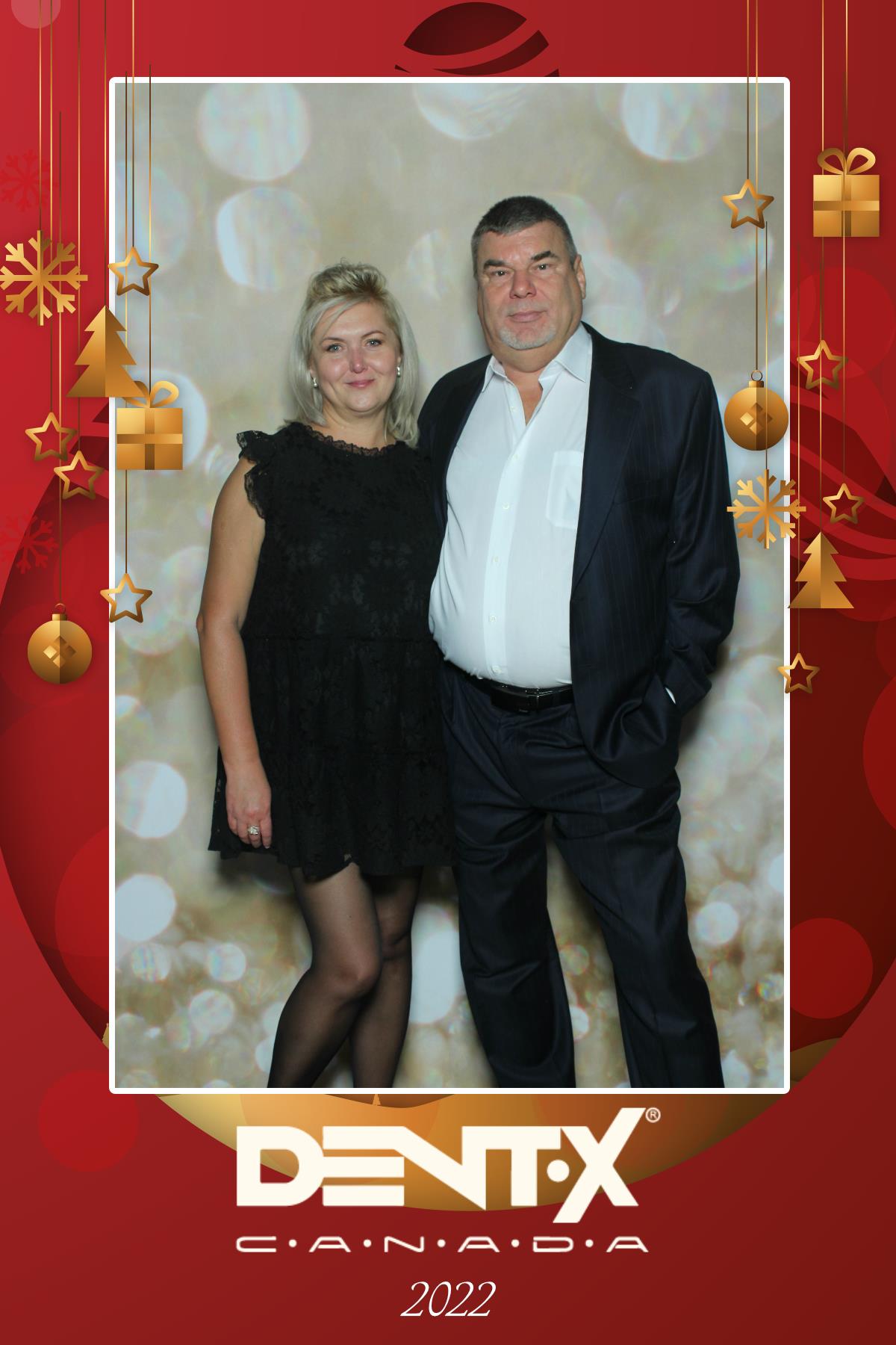 Dent-X Canada Christmas Party | View more photos from the event at gallery.myselfiemirror.ca/u/romanmyselfiemirrorca/Dent-X-Canada-Christmas-Party