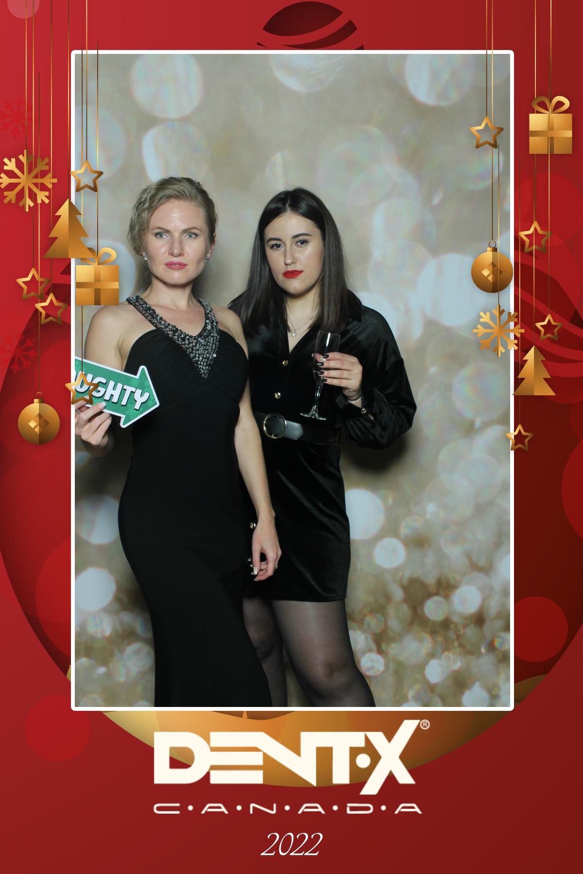 Dent-X Canada Christmas Party | View more photos from the event at gallery.myselfiemirror.ca/u/romanmyselfiemirrorca/Dent-X-Canada-Christmas-Party
