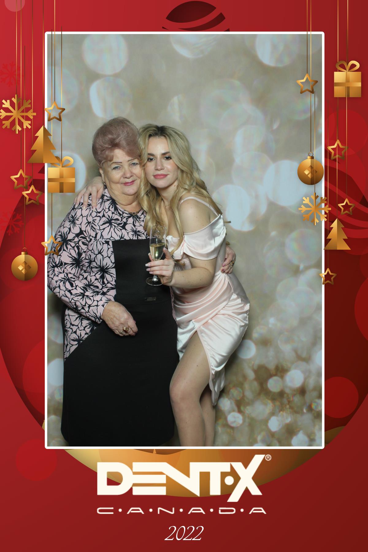 Dent-X Canada Christmas Party | View more photos from the event at gallery.myselfiemirror.ca/u/romanmyselfiemirrorca/Dent-X-Canada-Christmas-Party