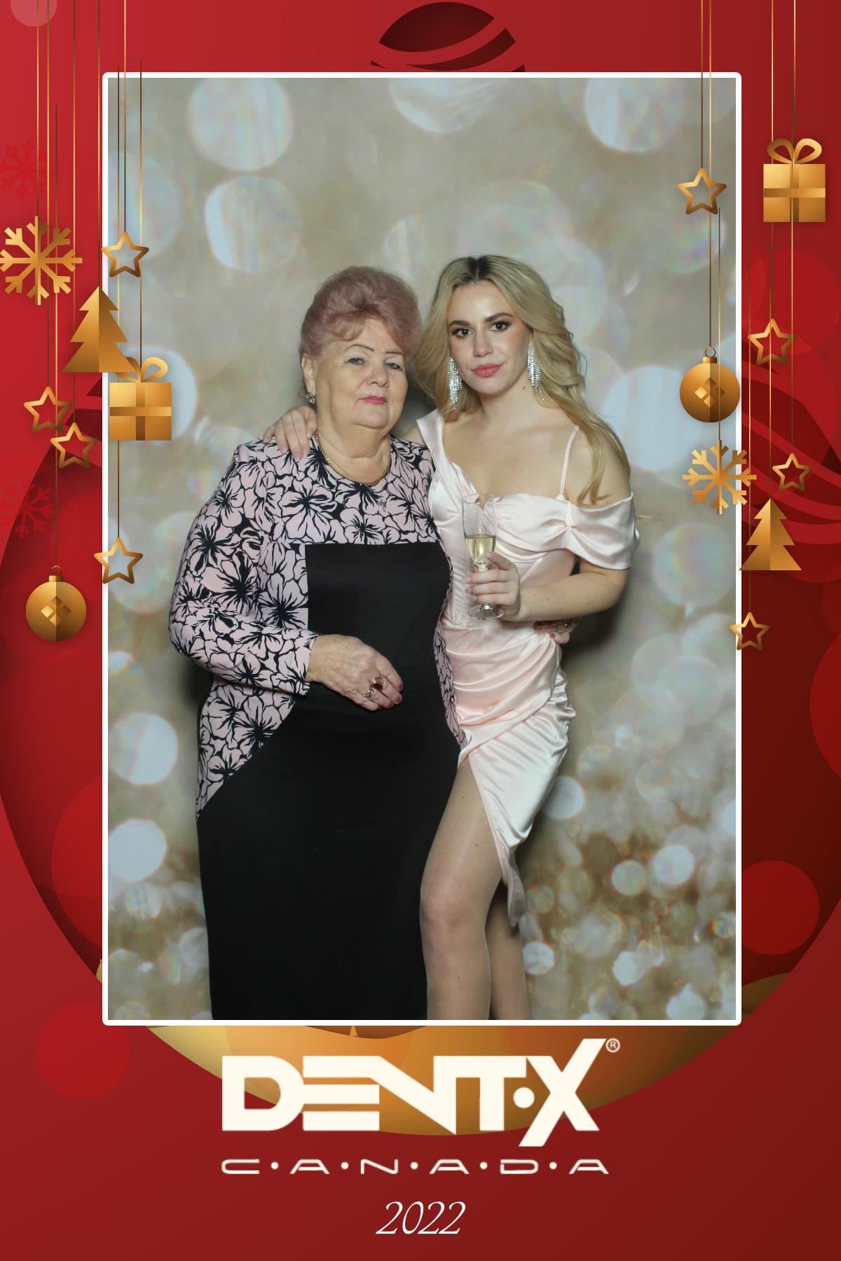 Dent-X Canada Christmas Party | View more photos from the event at gallery.myselfiemirror.ca/u/romanmyselfiemirrorca/Dent-X-Canada-Christmas-Party